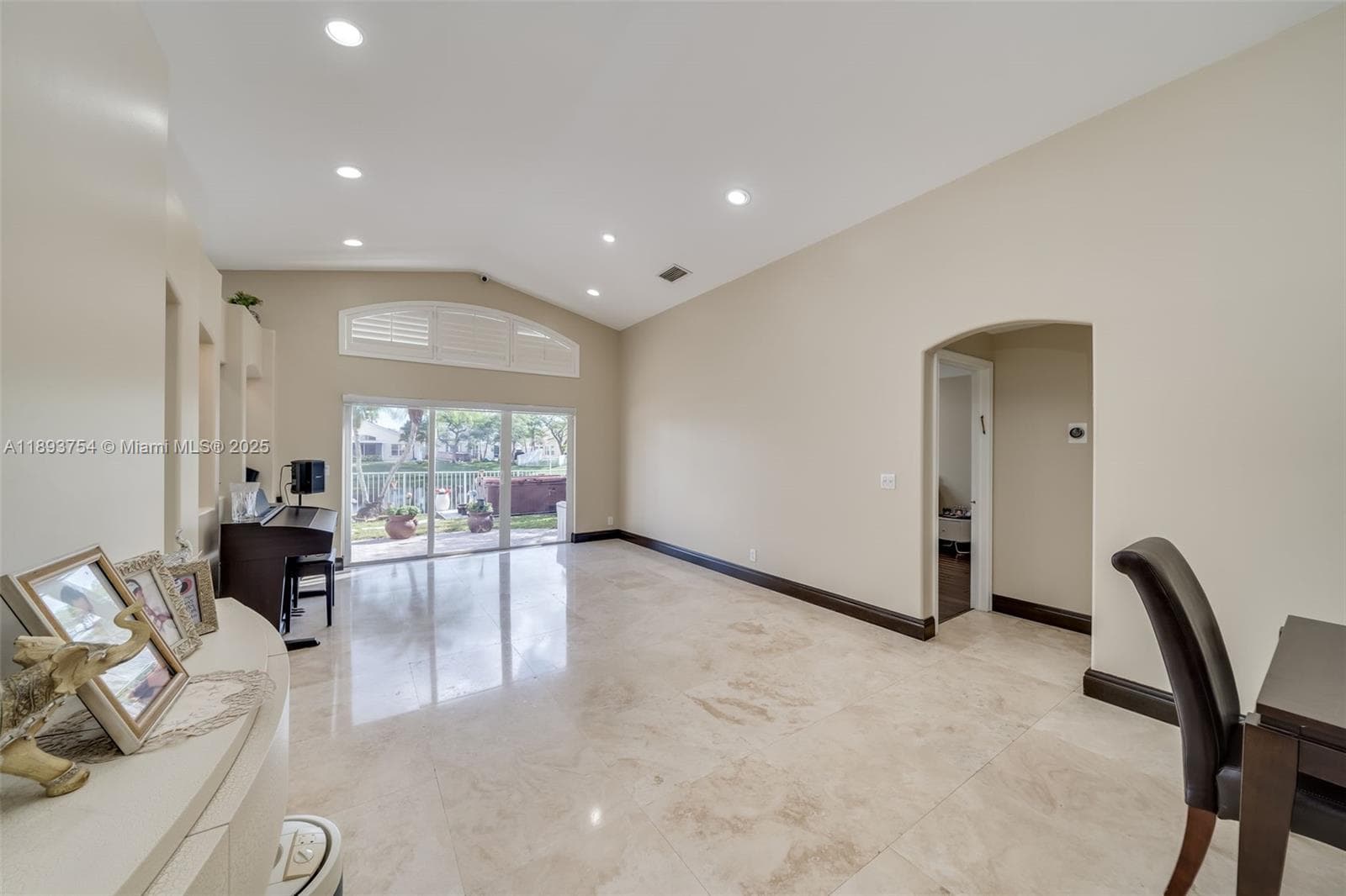 5032 SW 34th Ter photo 12