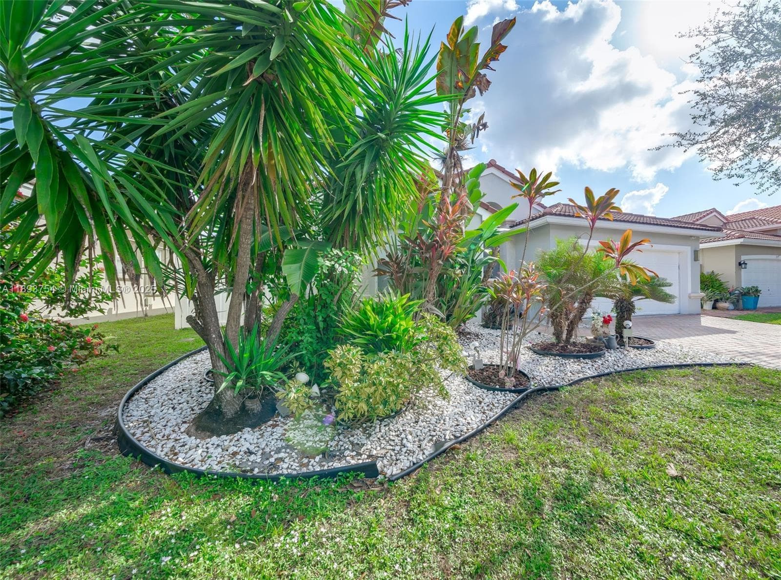 5032 SW 34th Ter photo 4