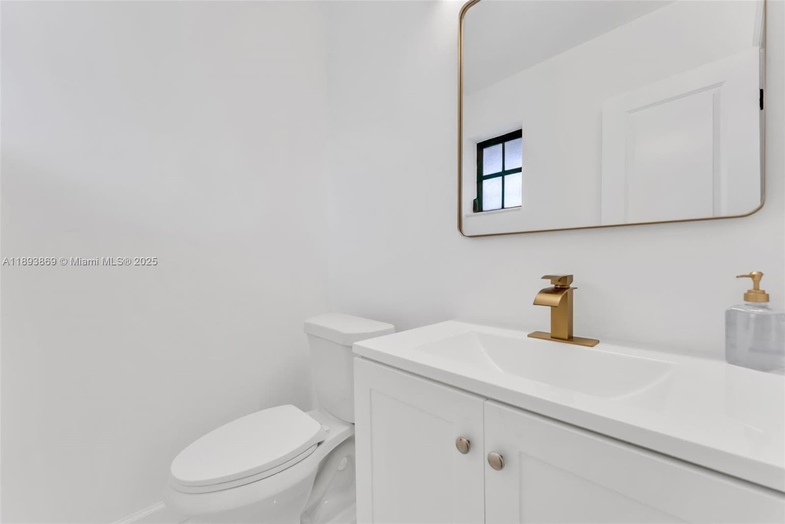 5526 Plunkett St photo 12