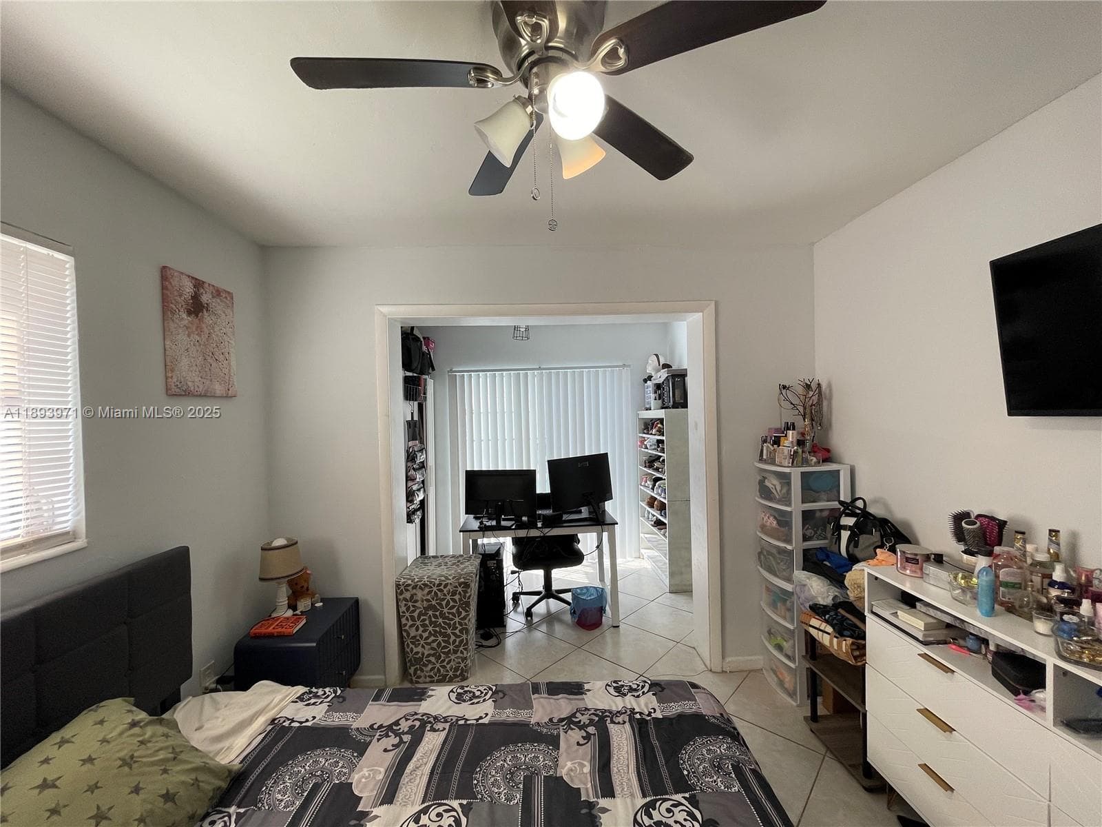 1854 Lauderdale Manor Dr photo 9