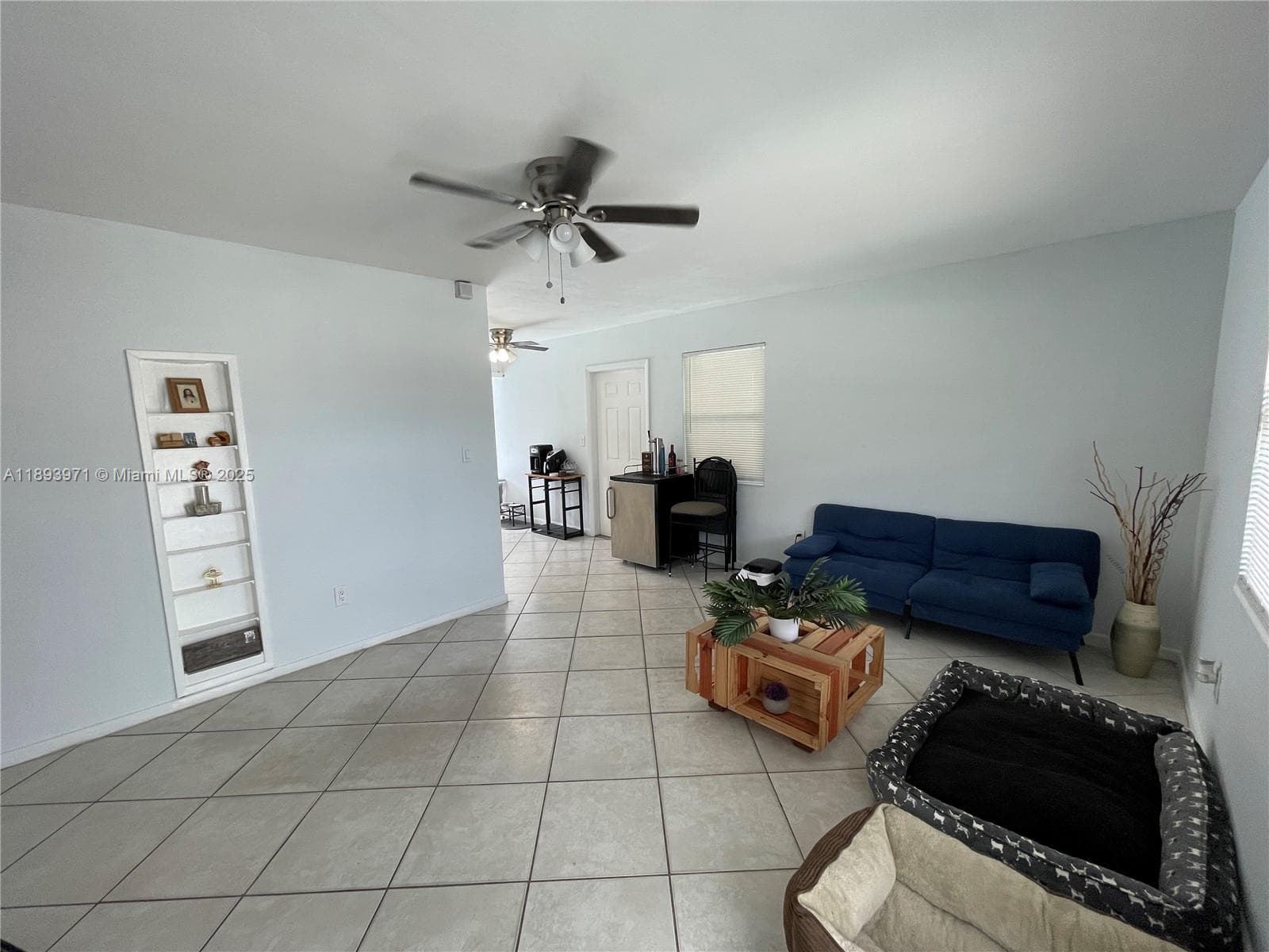 1854 Lauderdale Manor Dr photo 4