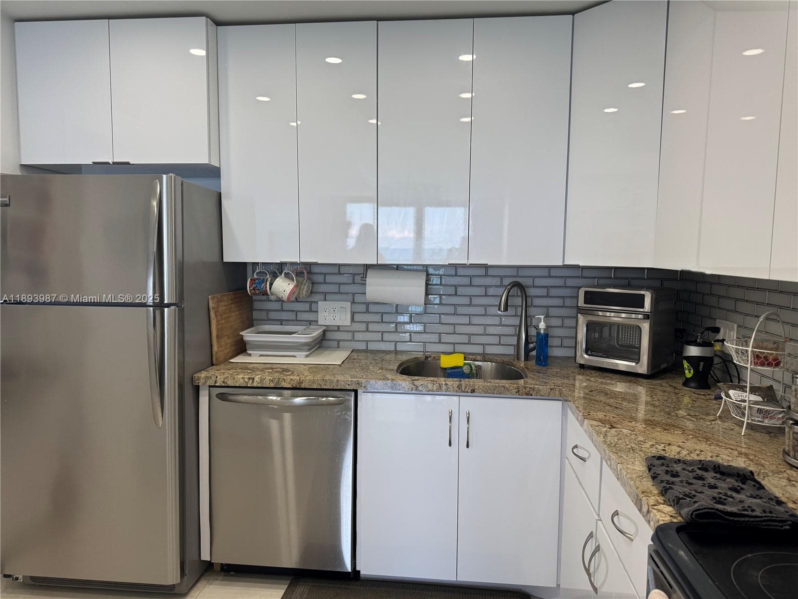 All stainless appliances