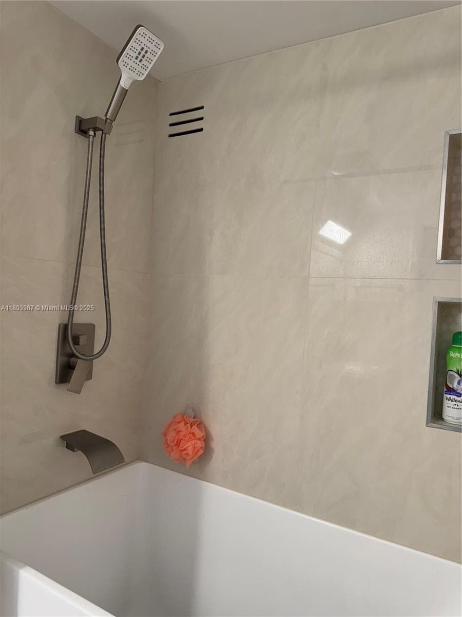 Large bathtub