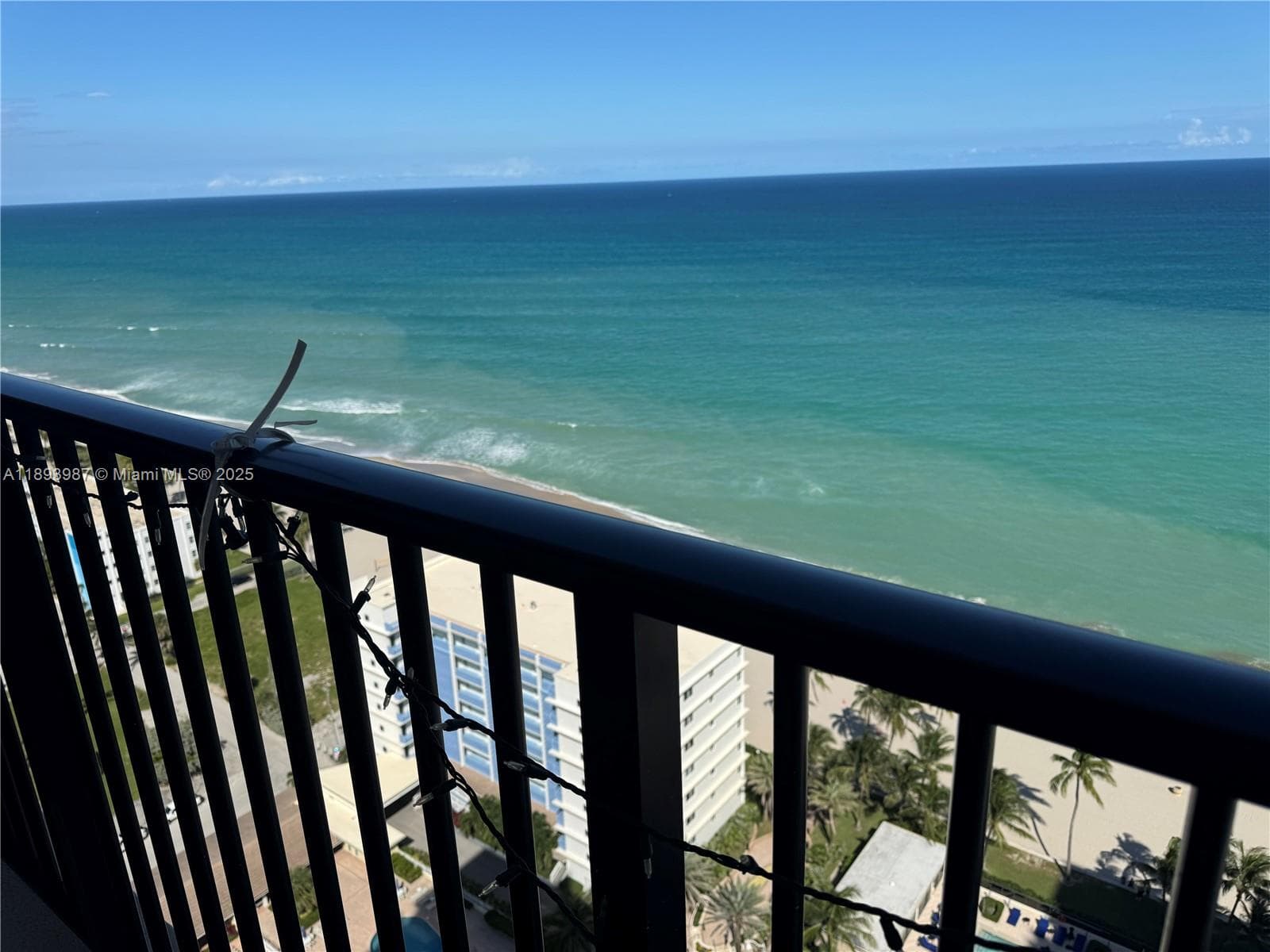 Penthouse 25 foot long balcony