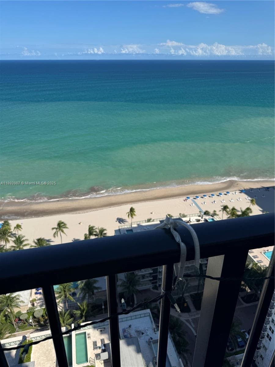 25 foot long balcony