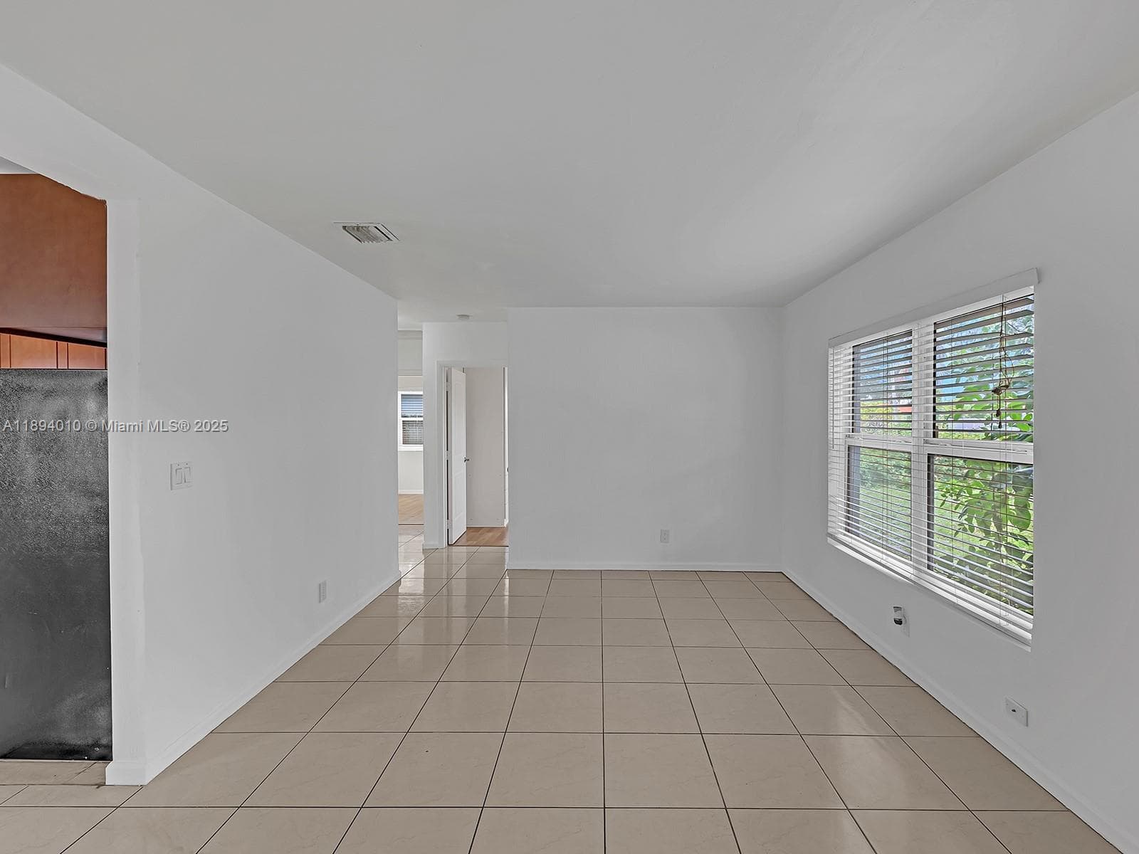 1636 NE 15th Ave photo 6