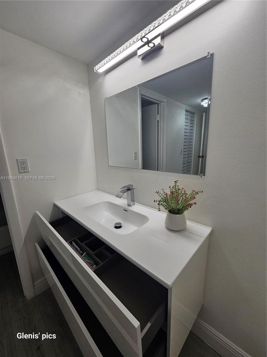 BISCAYA IV CONDO · #301 in Aventura - Photo 7
