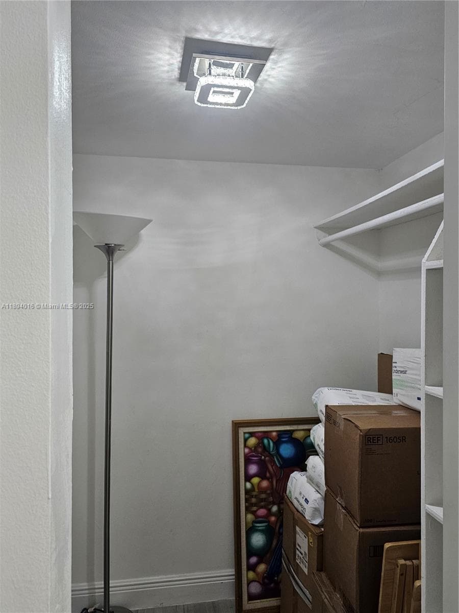 BISCAYA IV CONDO · #301 in Aventura - Photo 14
