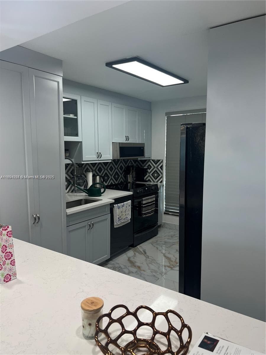 BAL-BRIDGE NORTH CONDO · #205 in Bal Harbour - Photo 17