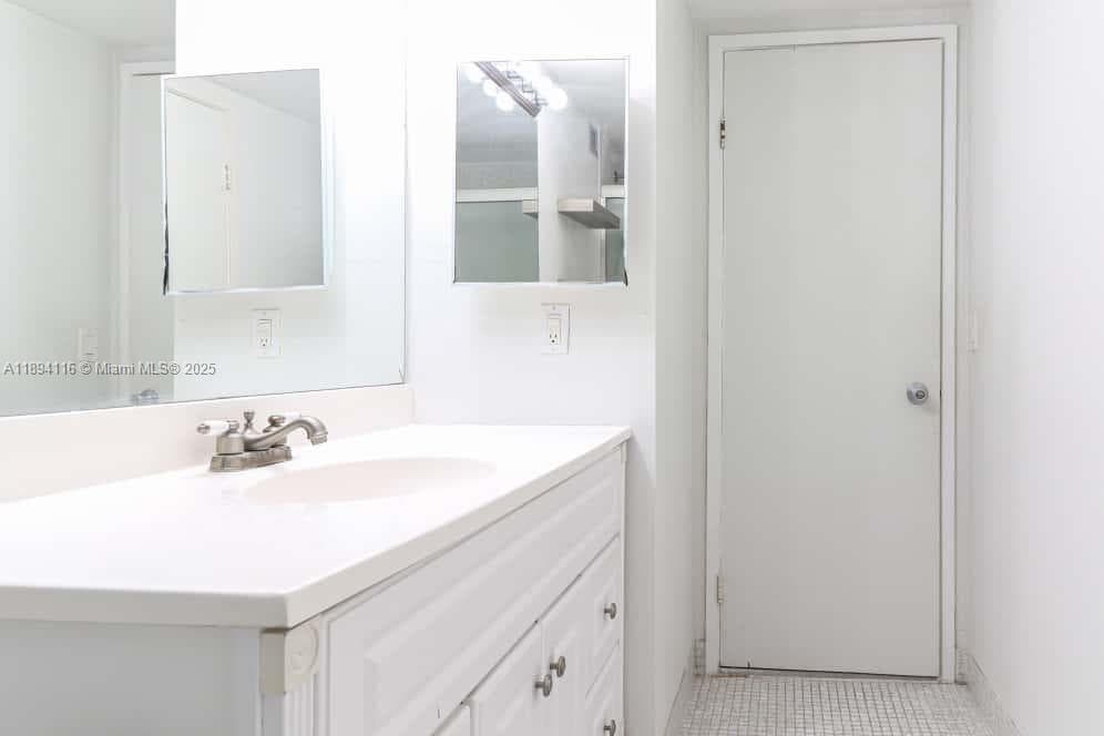 BUCKLEY TOWERS CONDO - EA · #1001E in Miami - Photo 9