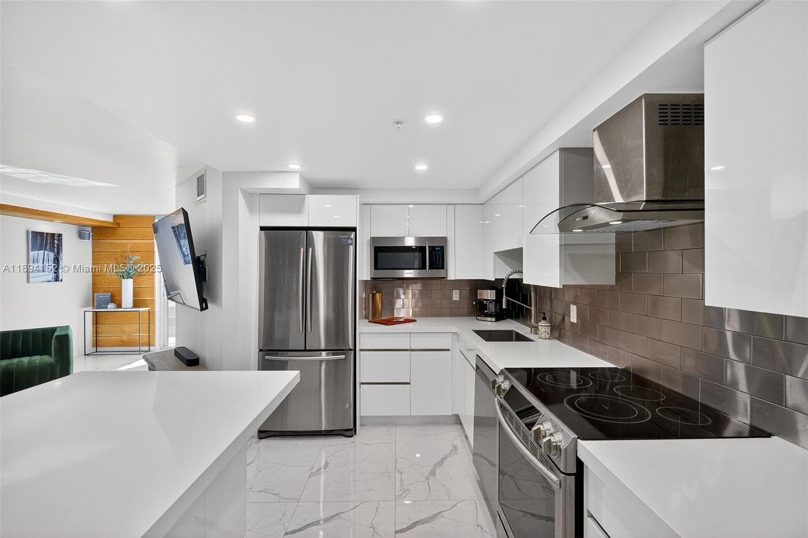 THE RIVIERA CONDO · #403 in Miami Beach - Photo 6