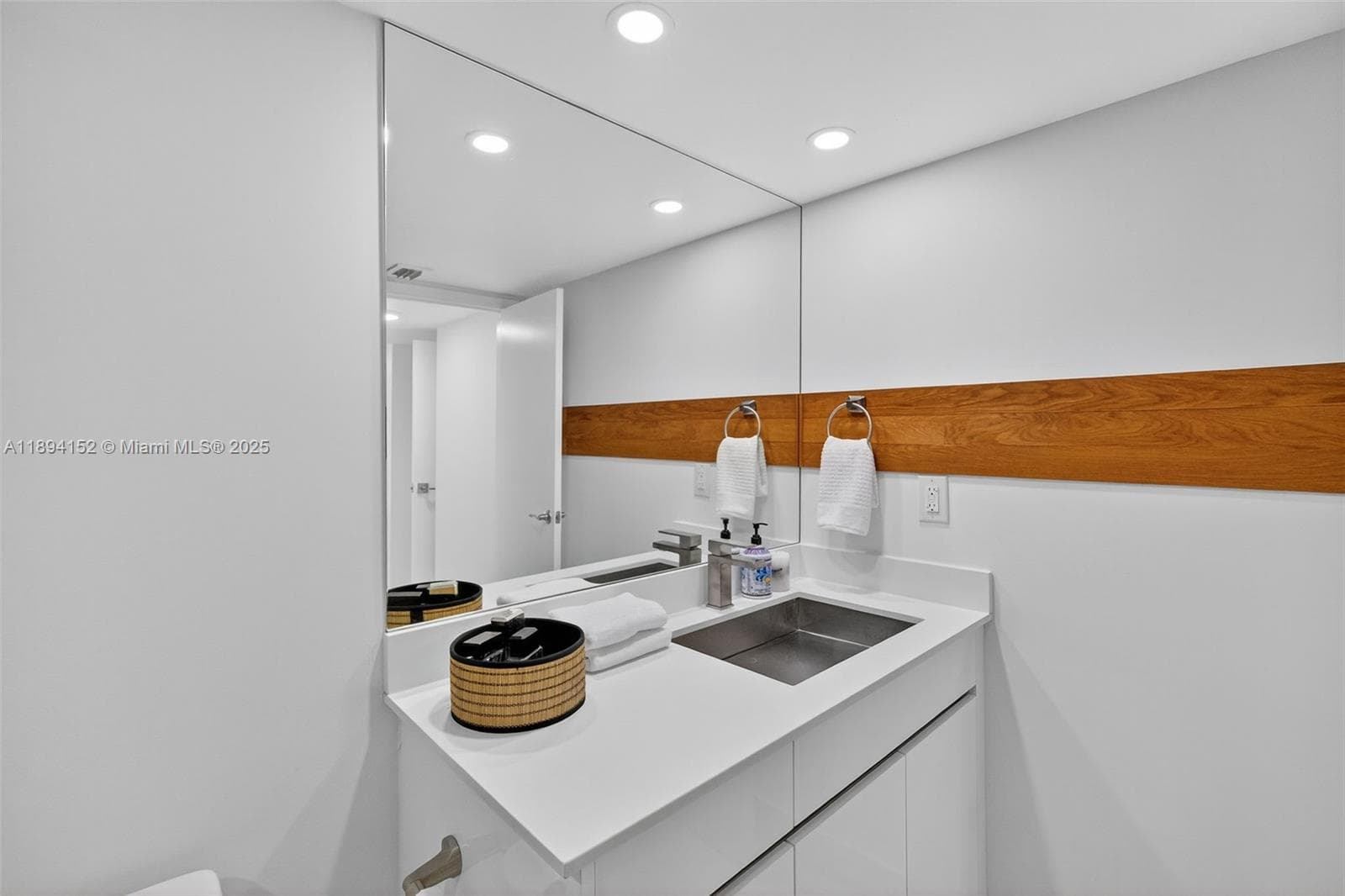 THE RIVIERA CONDO · #403 in Miami Beach - Photo 20