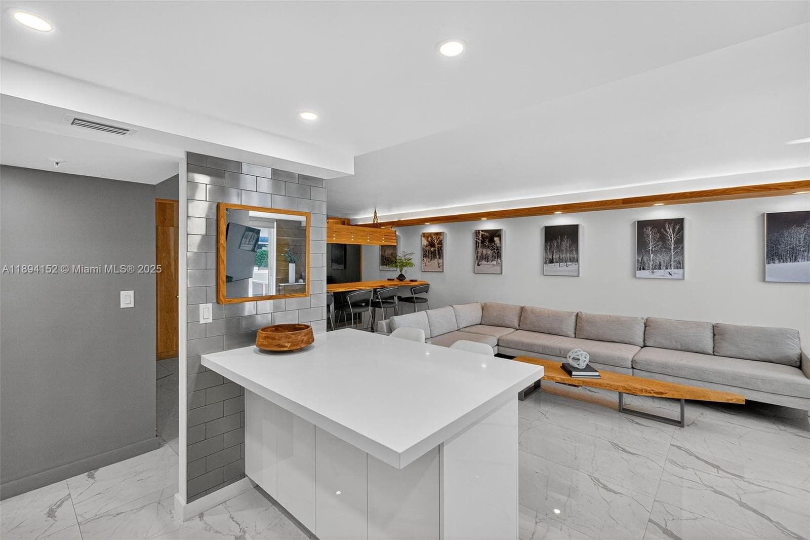 THE RIVIERA CONDO · #403 in Miami Beach - Photo 10