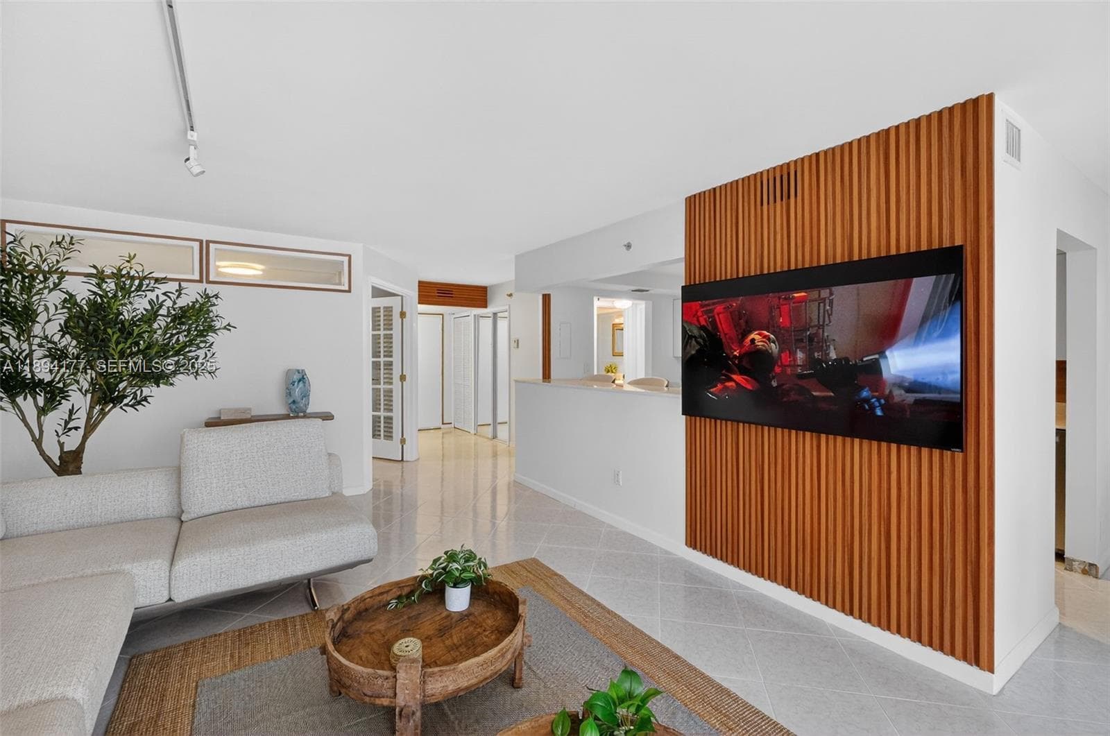 THE RIVIERA CONDO · #1406 in Miami Beach - Photo 3