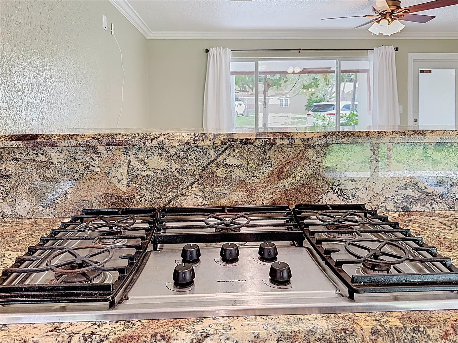 Gas stove.