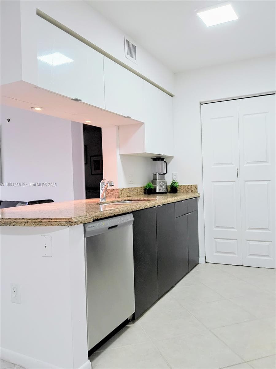 THE YACHT CLUB AT AVENTUR · #9305 in Aventura - Photo 3
