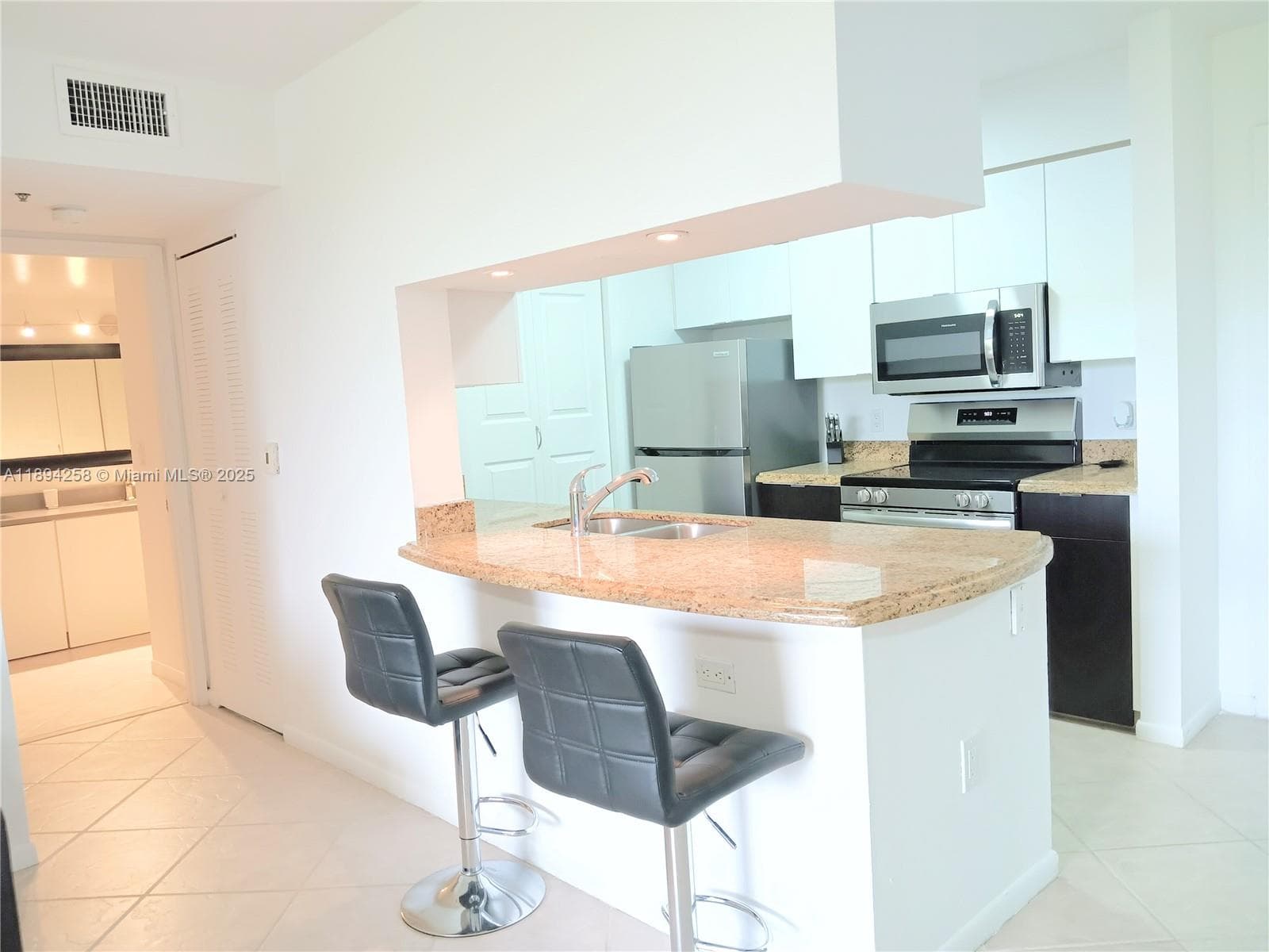 THE YACHT CLUB AT AVENTUR · #9305 in Aventura - Photo 4