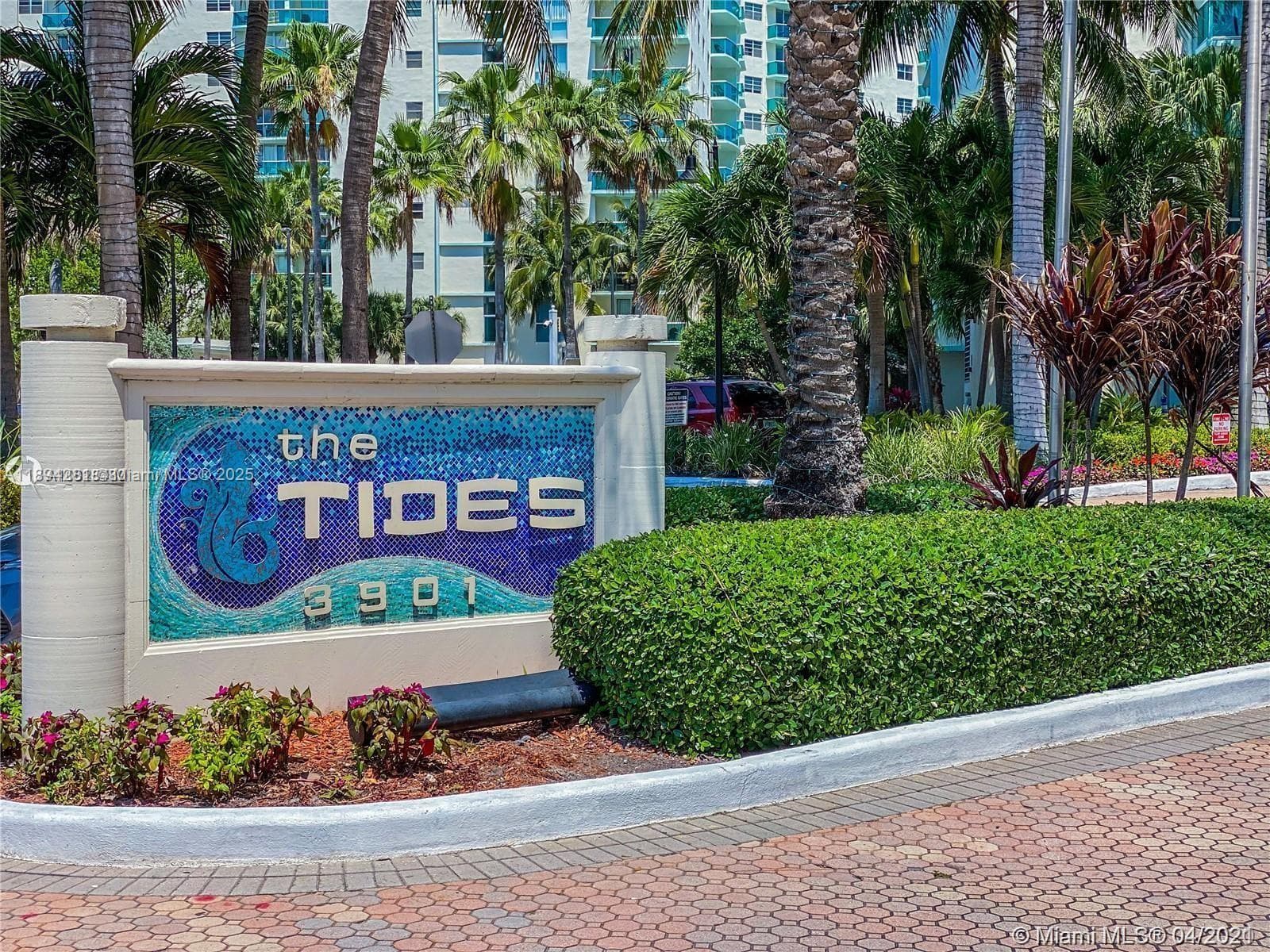 THE TIDES ON HOLLYWOOD · #8C in Hollywood - Photo 24
