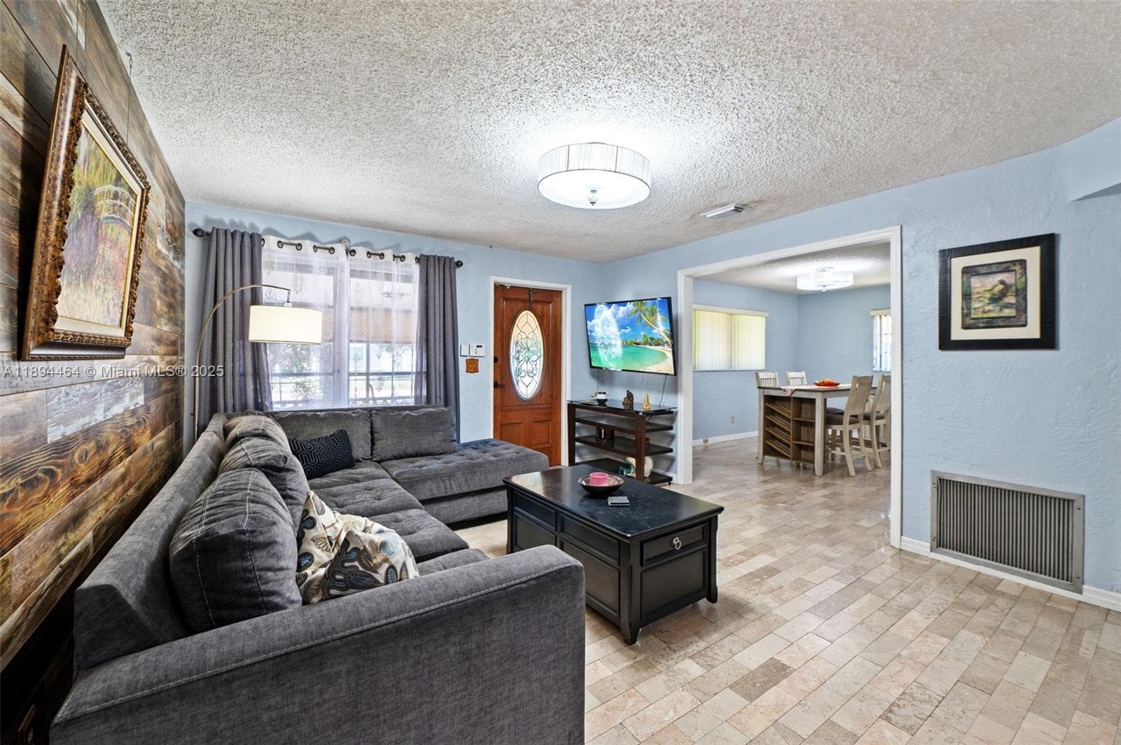 5614 Hope St photo 4