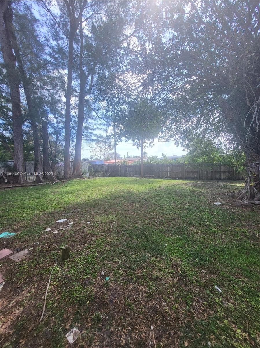 1402 NW 13th Ct photo 6