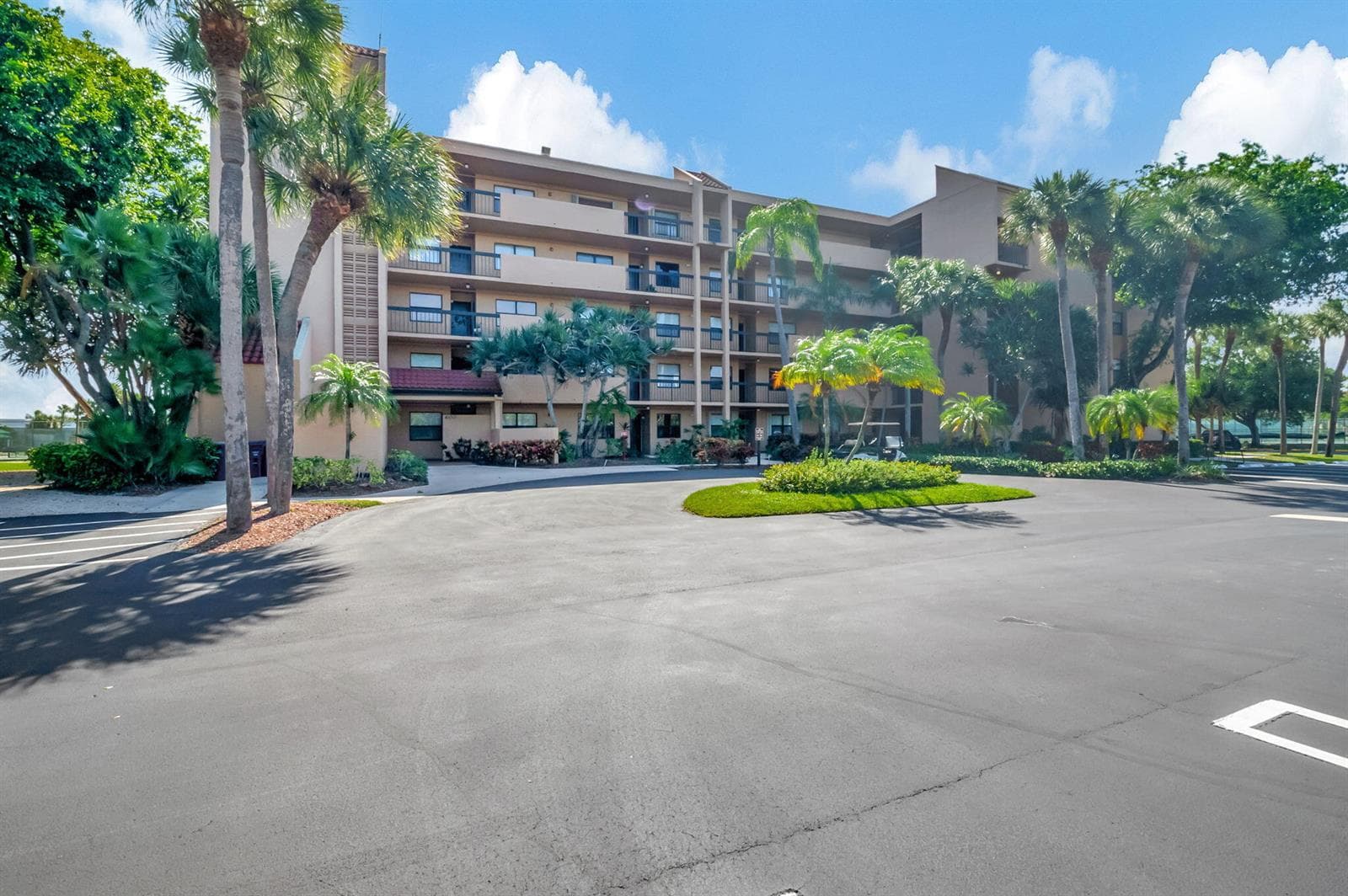 600 Egret Building