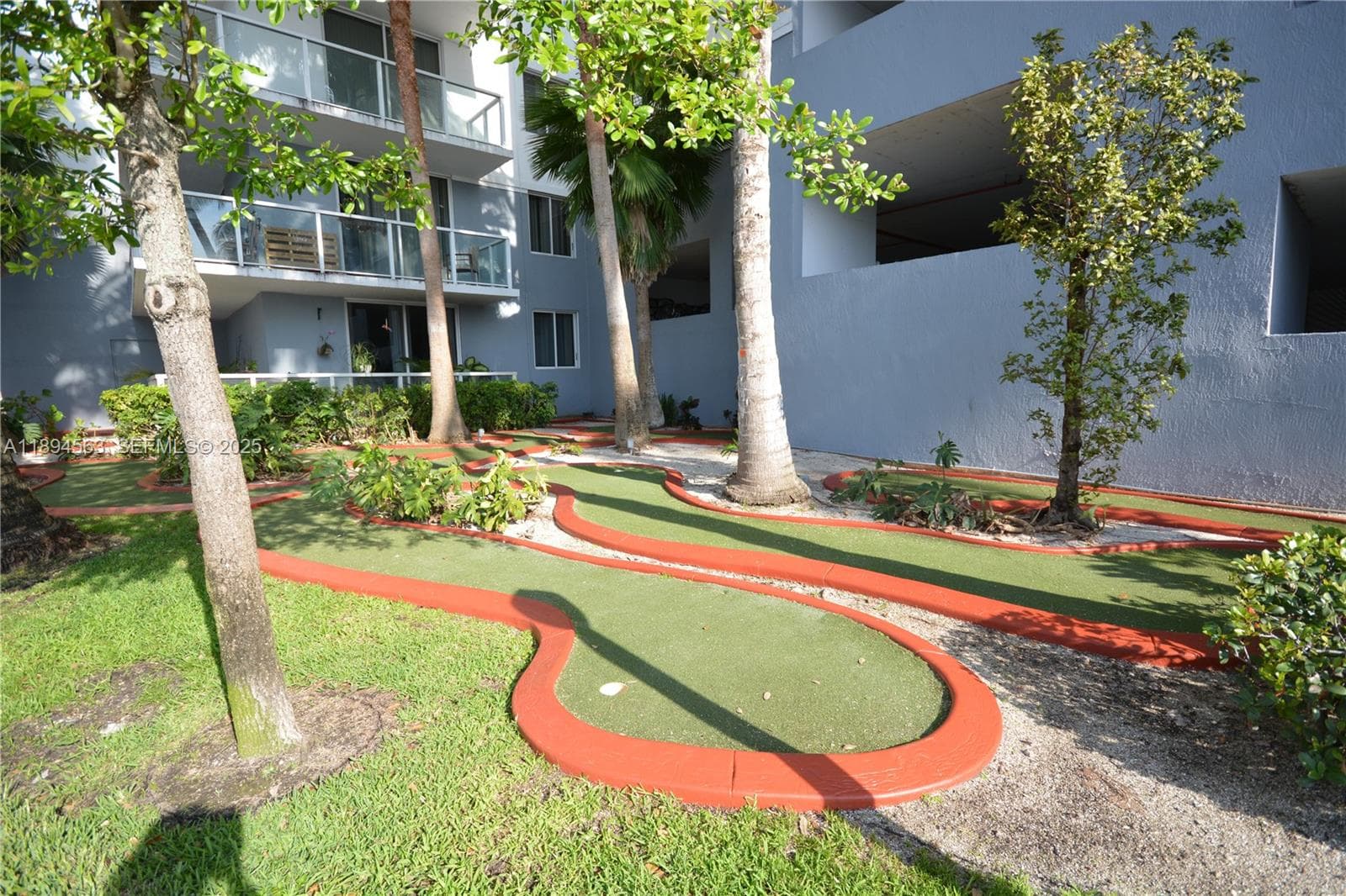 BLUE LAGOON CONDO · #1009 in Miami - Photo 26