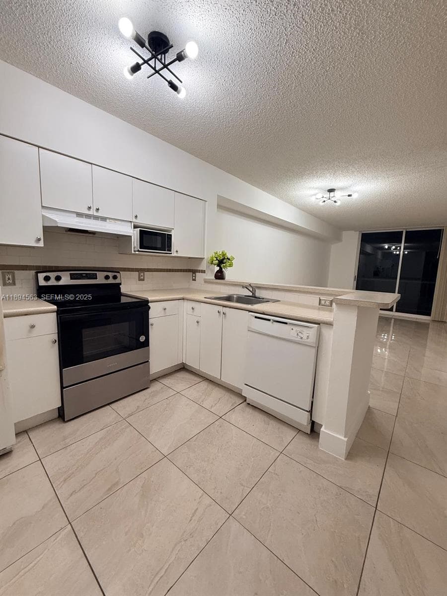 BLUE LAGOON CONDO · #1009 in Miami - Photo 4