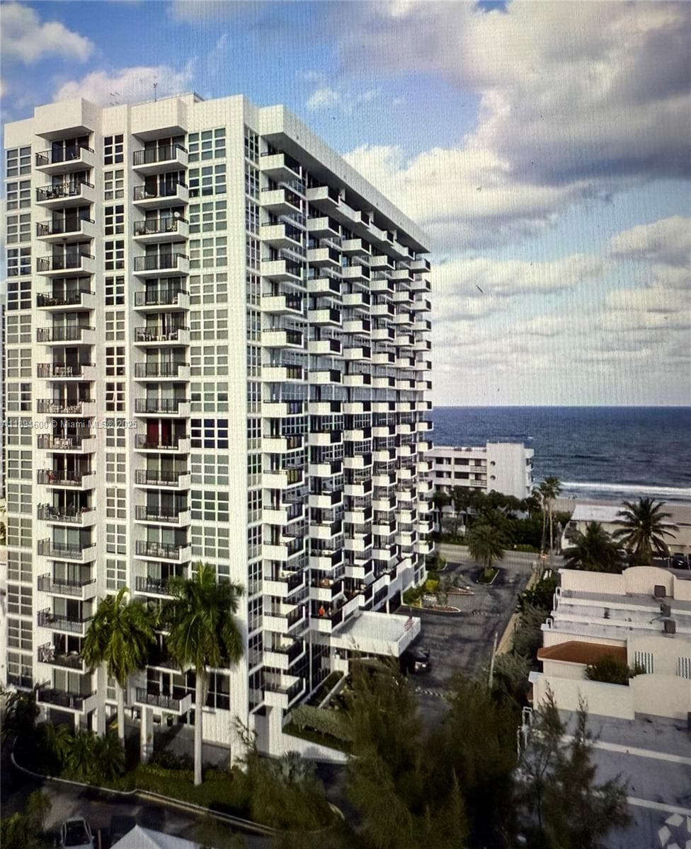 SILVER THATCH ATLANTIC PL · #920 in Pompano Beach - Photo 2