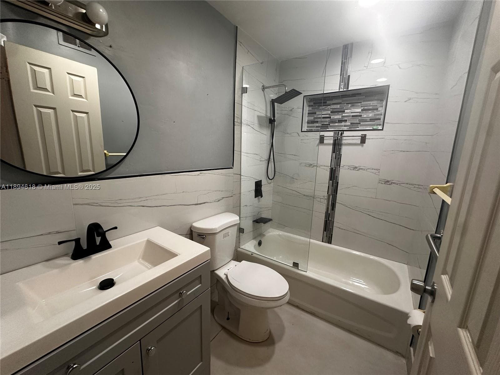 3761 NW 9th St photo 13