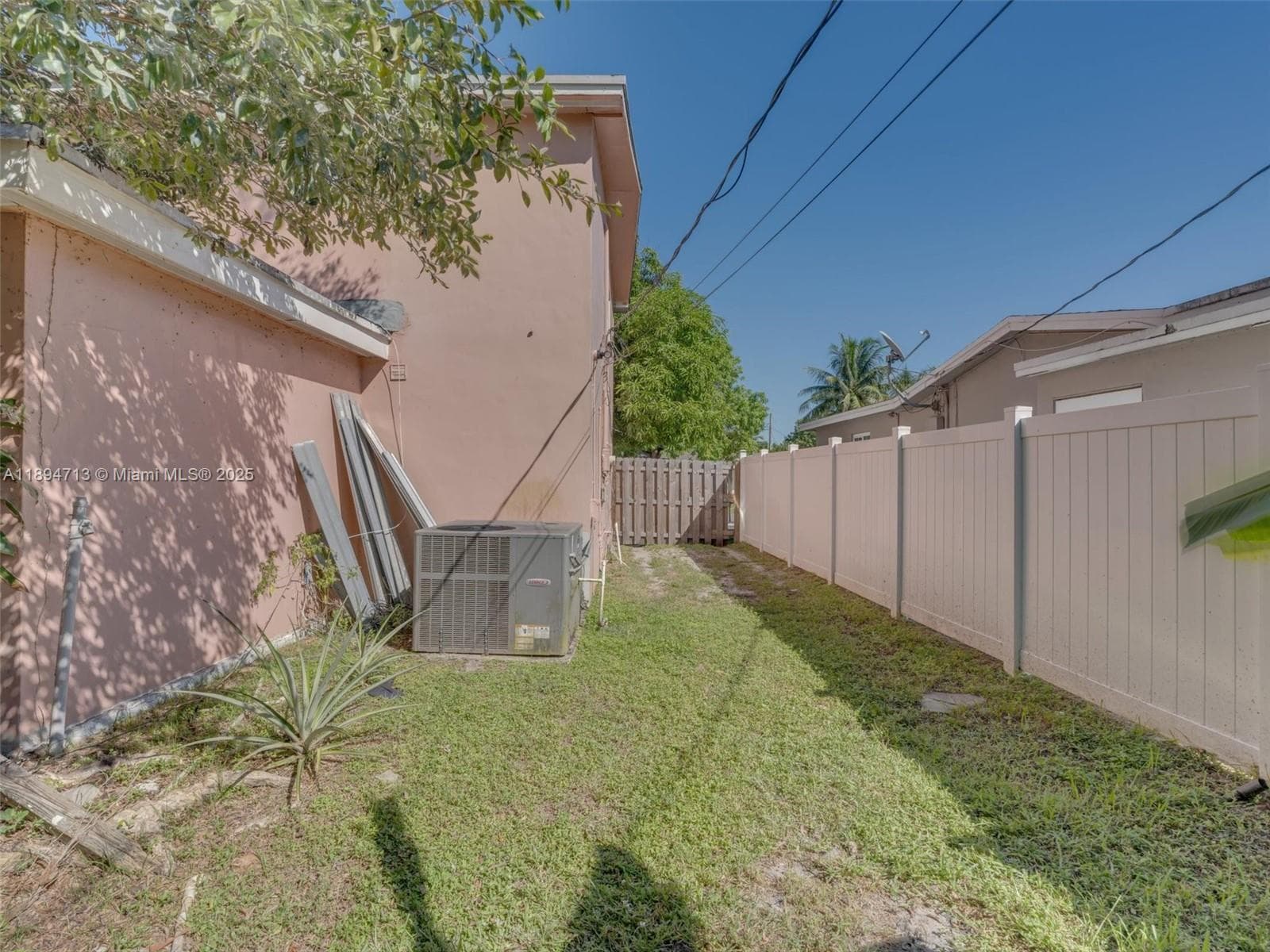 4233 NW 38th Ave photo 62