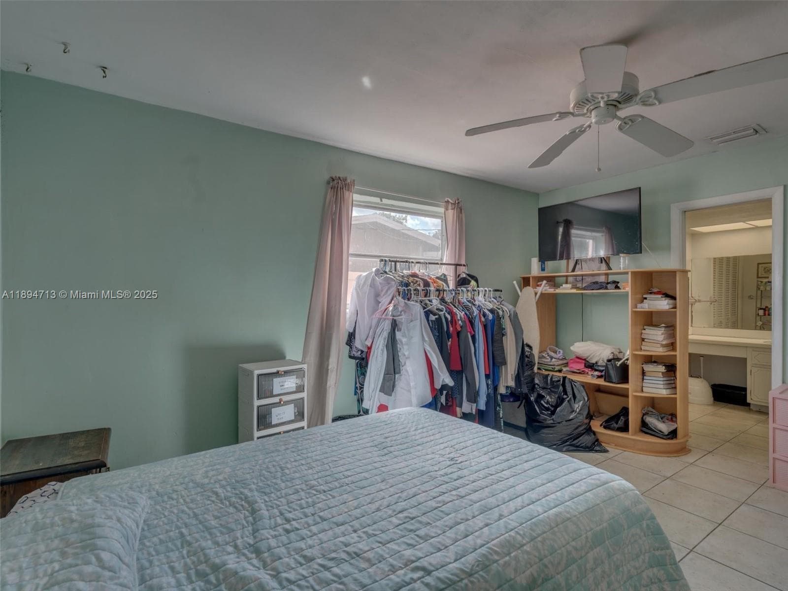 4233 NW 38th Ave photo 8