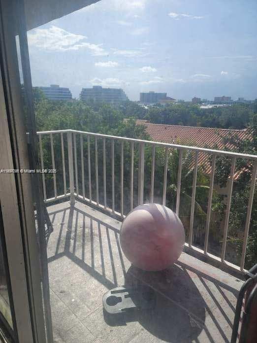 BAYVIEW PALMS CONDO · #514 in North Miami - Photo 24