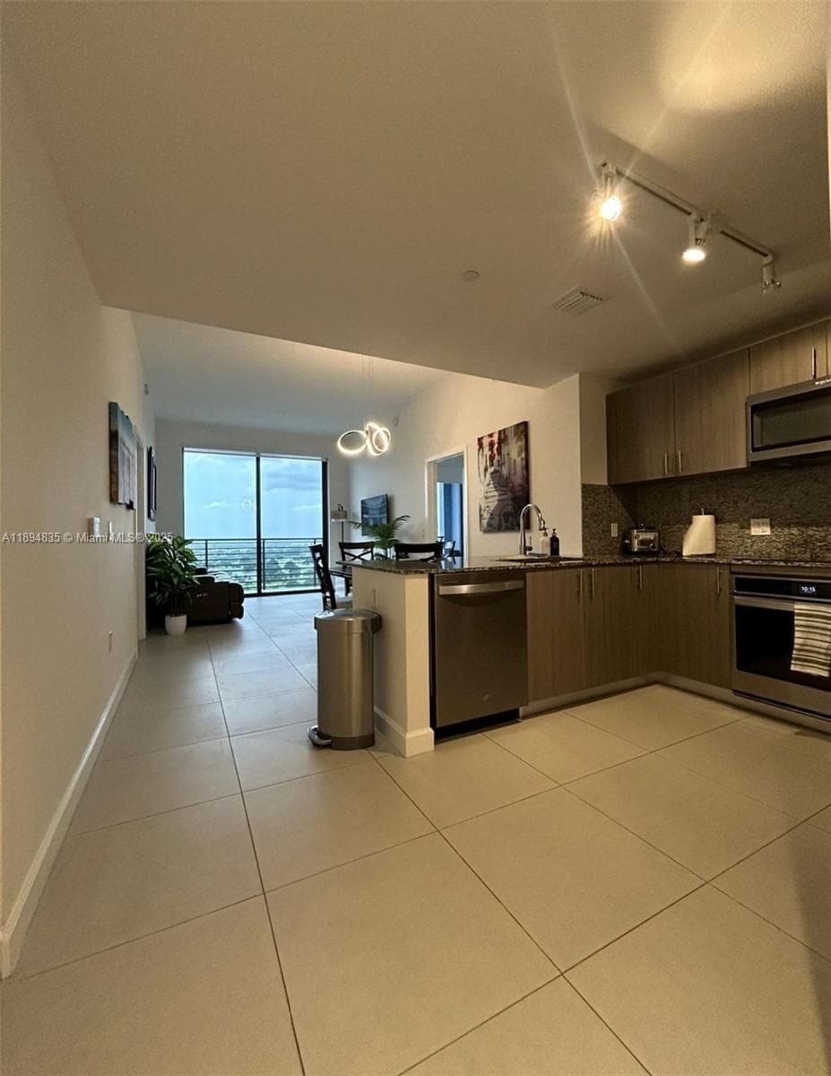 5350 PARK CONDO · #1818 in Doral - Photo 5