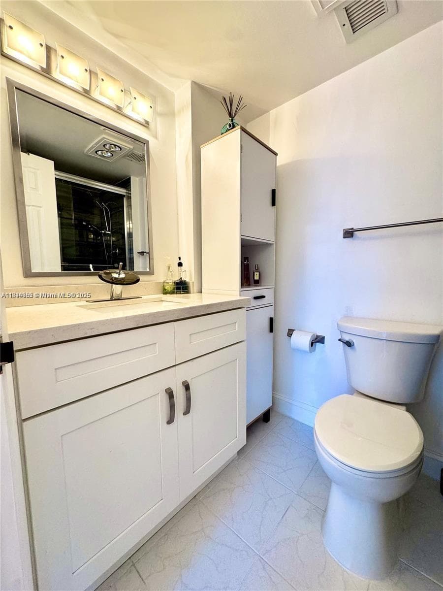 HILLCREST EAST NO 27 COND · #317 in Hollywood - Photo 23
