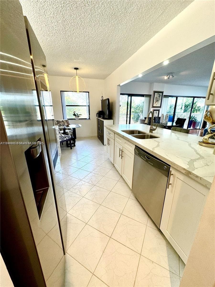 HILLCREST EAST NO 27 COND · #317 in Hollywood - Photo 22