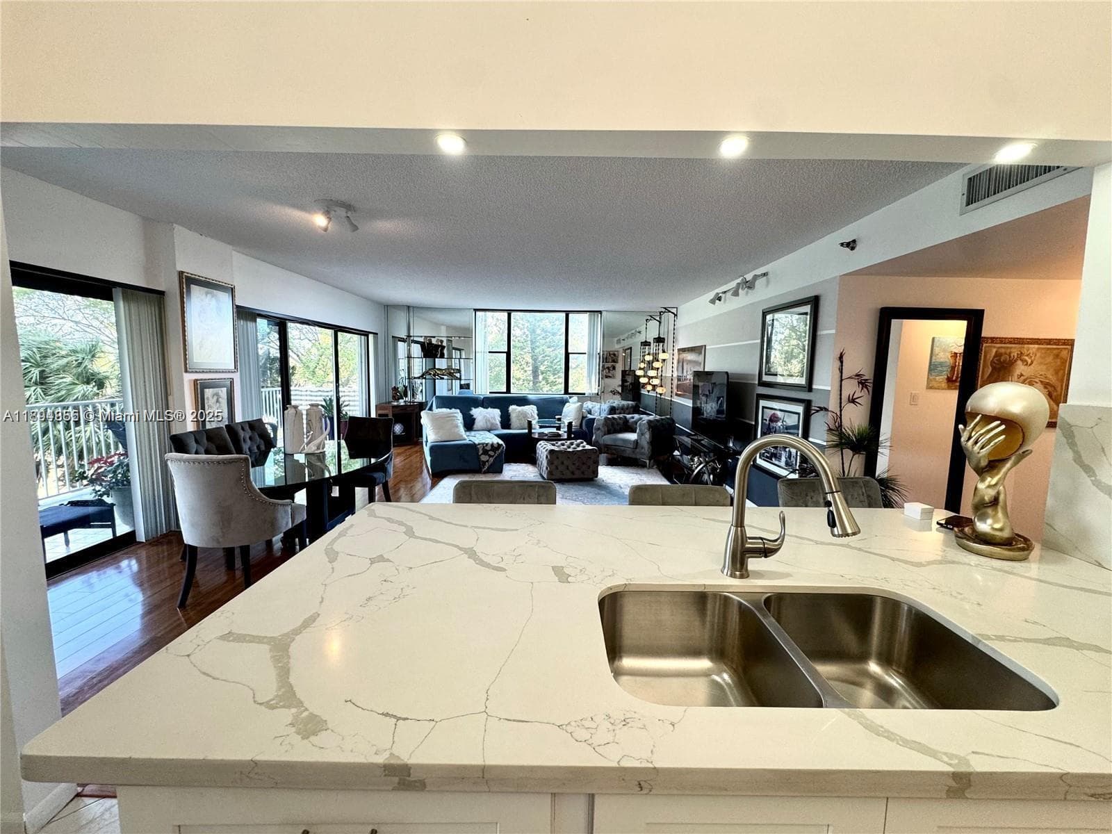 HILLCREST EAST NO 27 COND · #317 in Hollywood - Photo 11