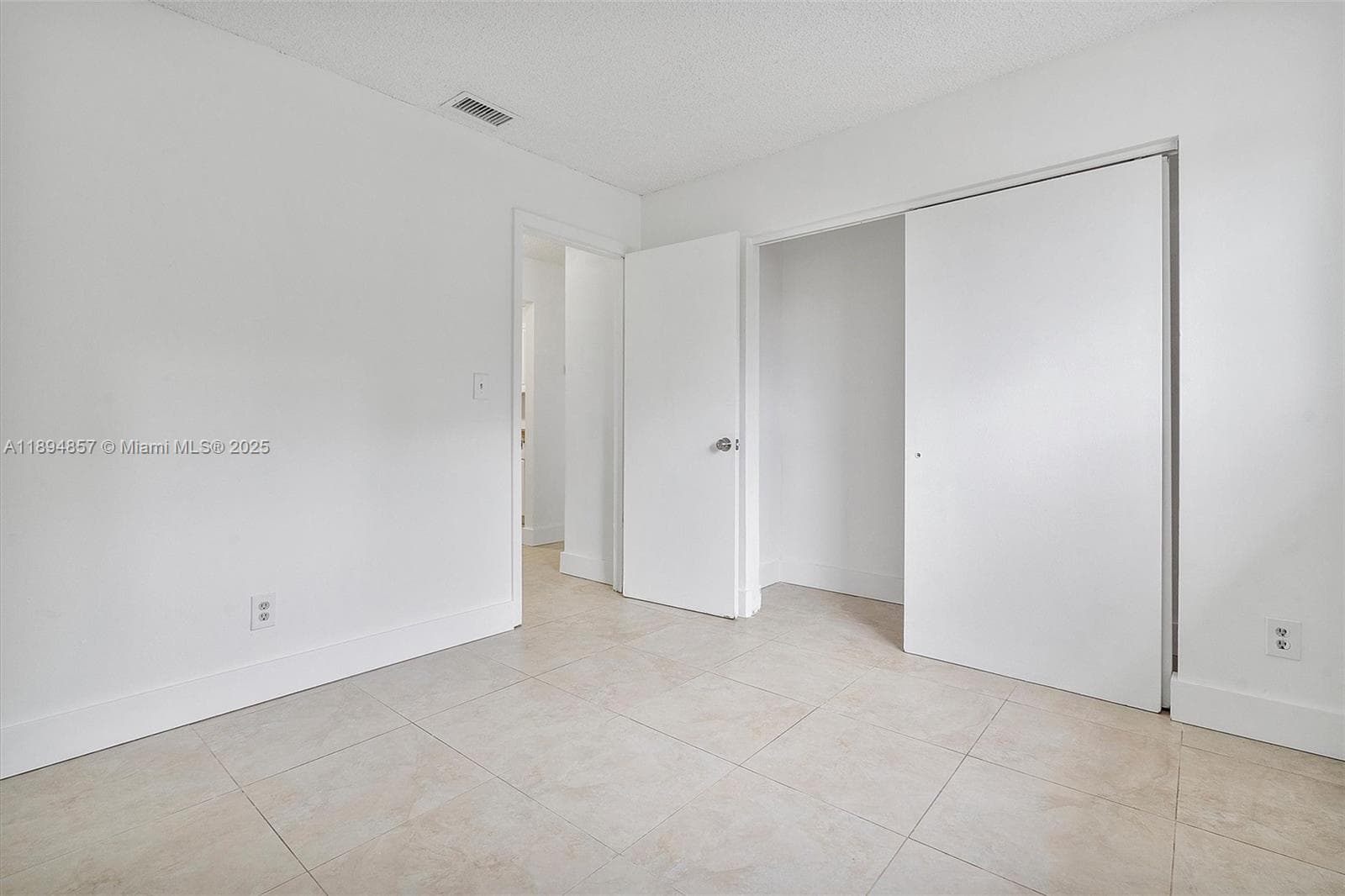 SUMMER LAKE · #103 in Oakland Park - Photo 17