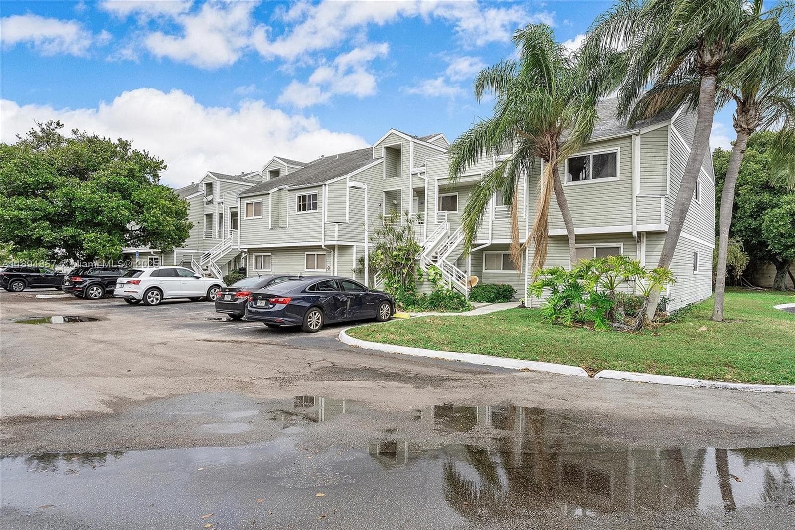 SUMMER LAKE · #103 in Oakland Park - Photo 1
