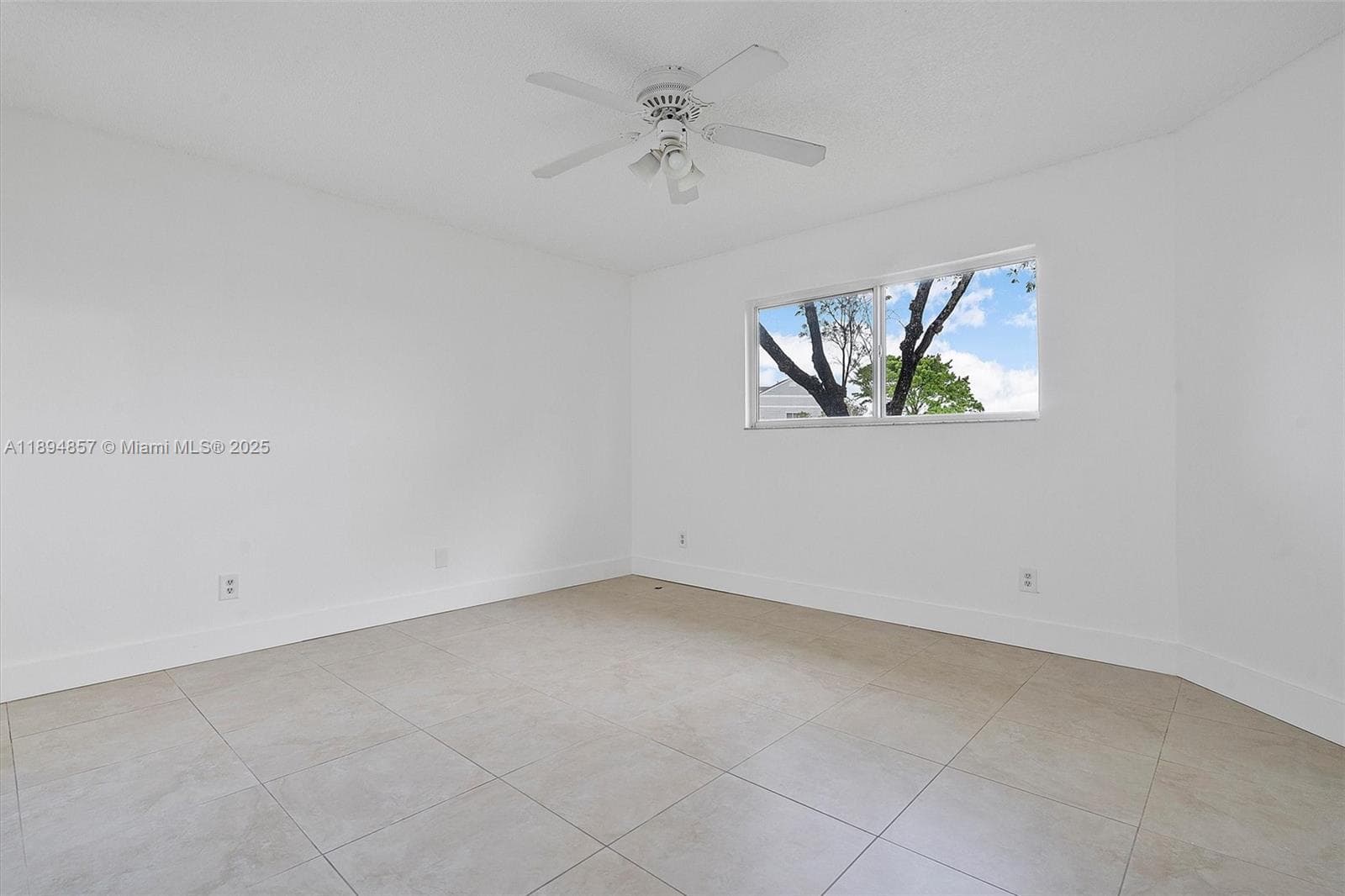 SUMMER LAKE · #103 in Oakland Park - Photo 10