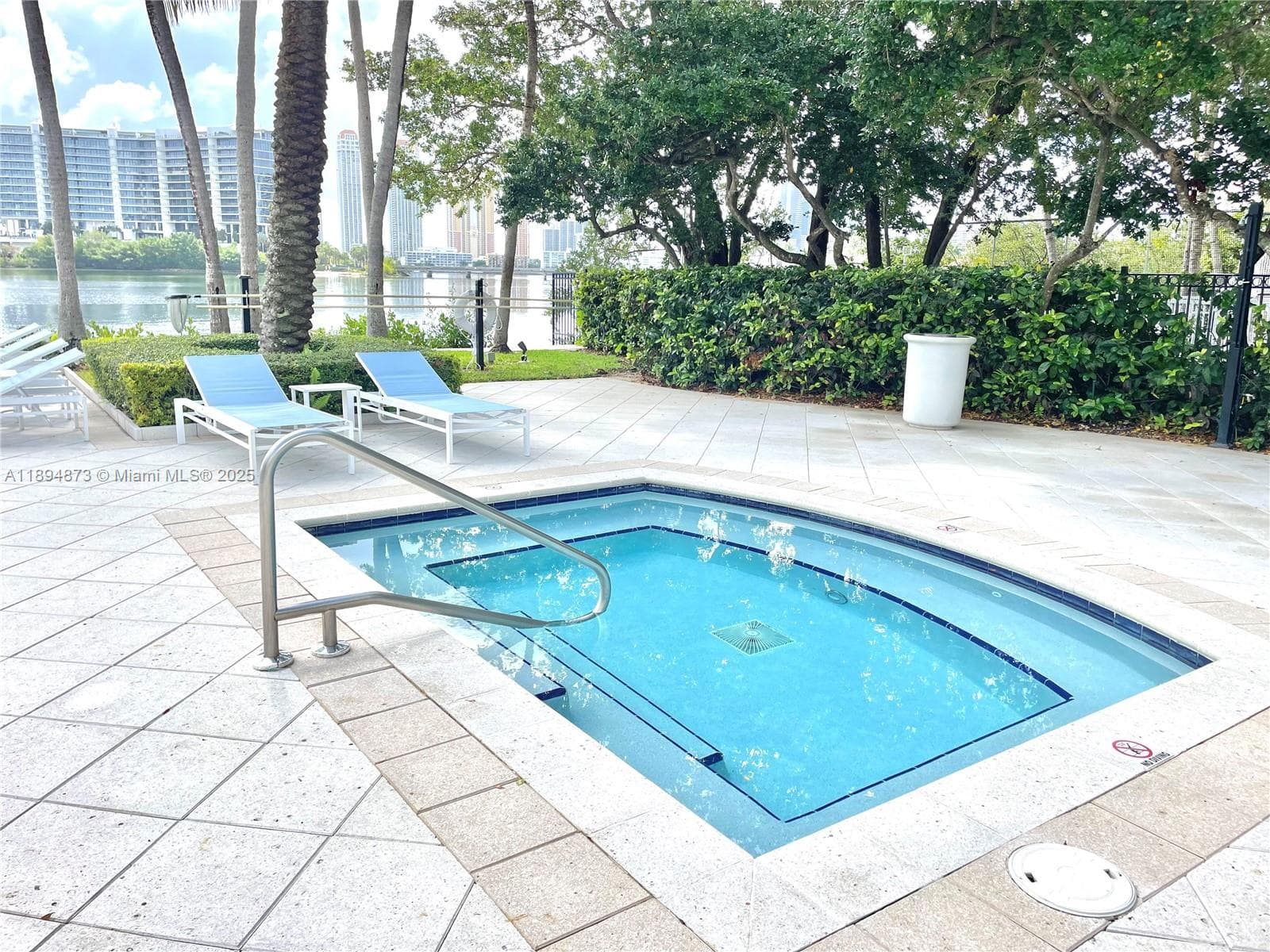 VILLAGE BY THE BAY CONDO · #12113 in Aventura - Photo 7