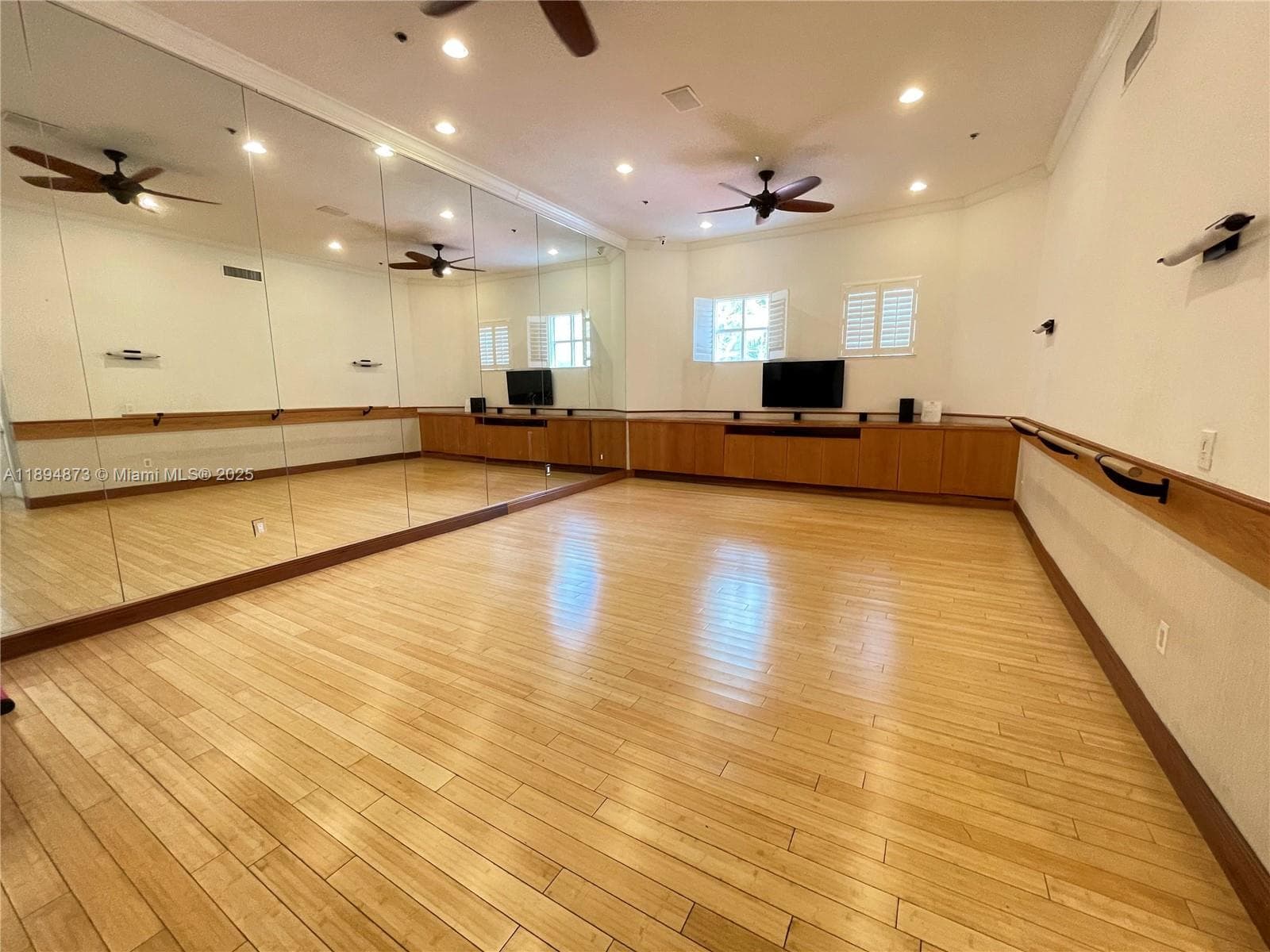 VILLAGE BY THE BAY CONDO · #12113 in Aventura - Photo 30
