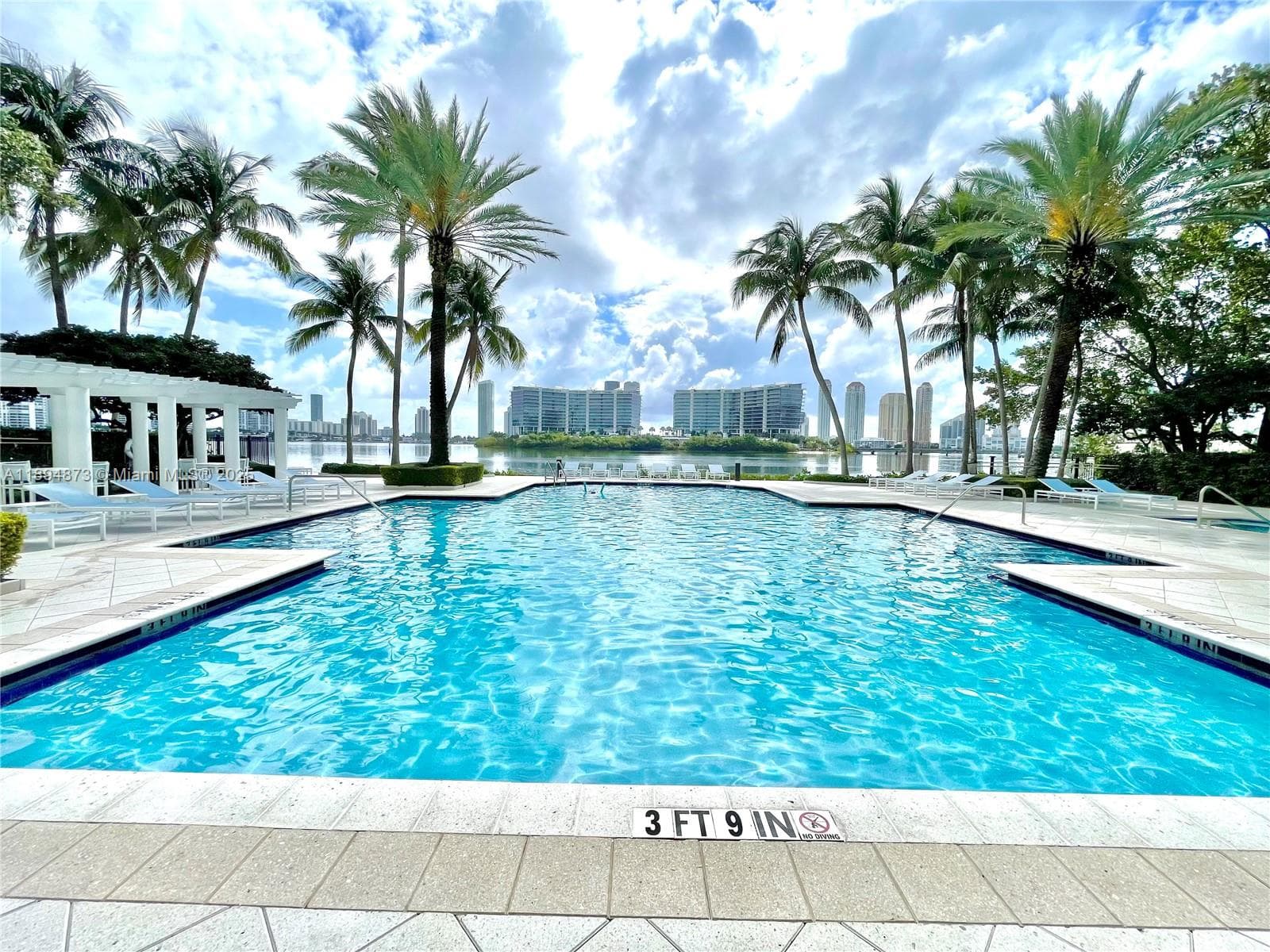 VILLAGE BY THE BAY CONDO · #12113 in Aventura - Photo 11