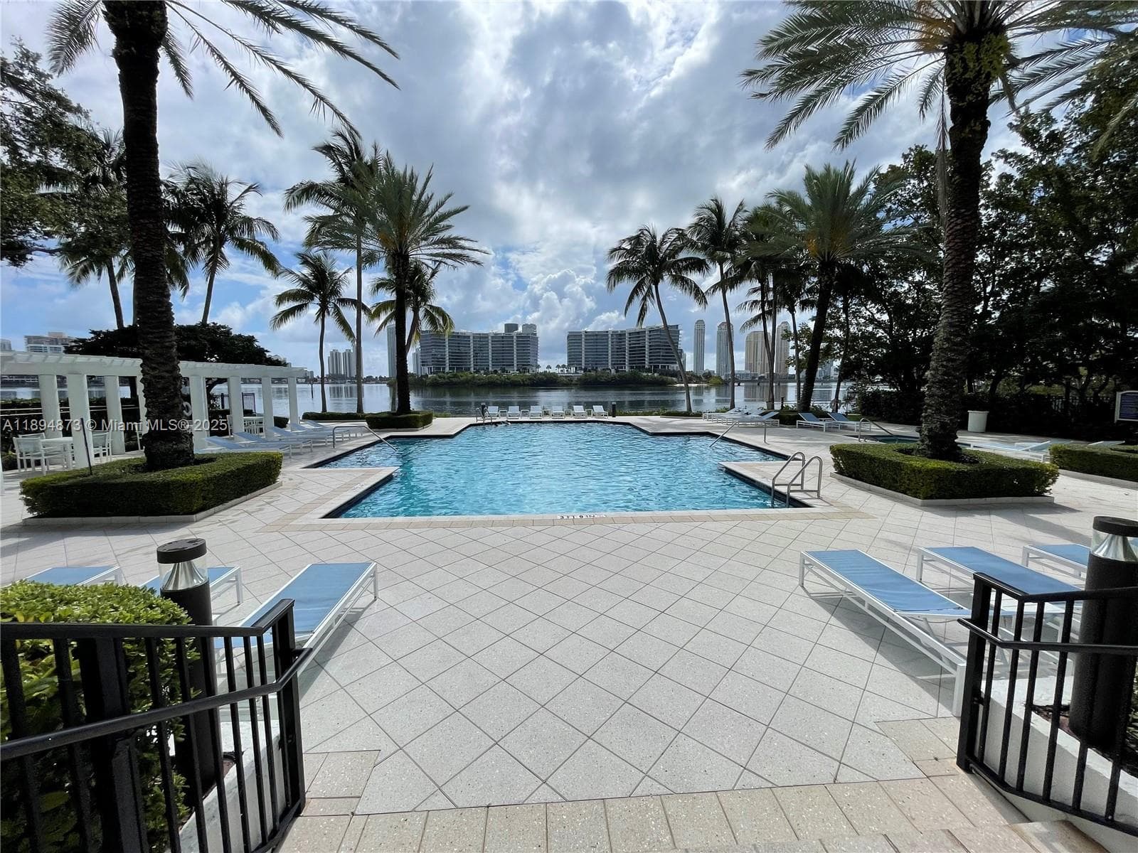 VILLAGE BY THE BAY CONDO · #12113 in Aventura - Photo 21