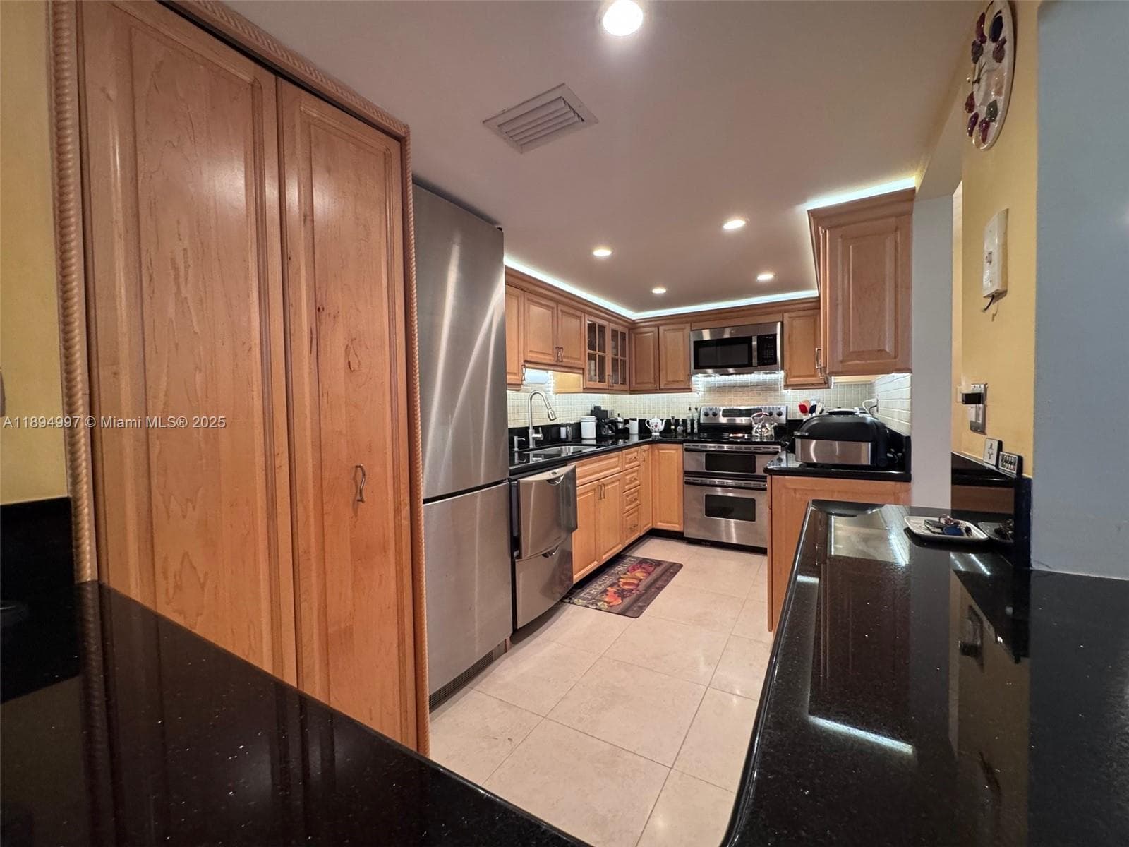 LE TRIANON CONDO · #10C in Miami Beach - Photo 21