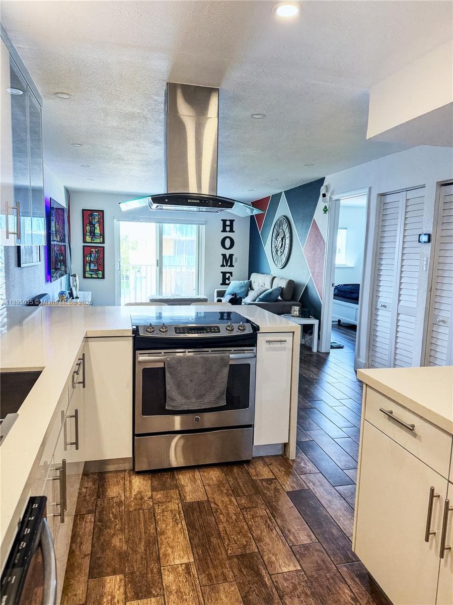 DICKENS GARDENS CONDO · #403 in Miami Beach - Photo 5