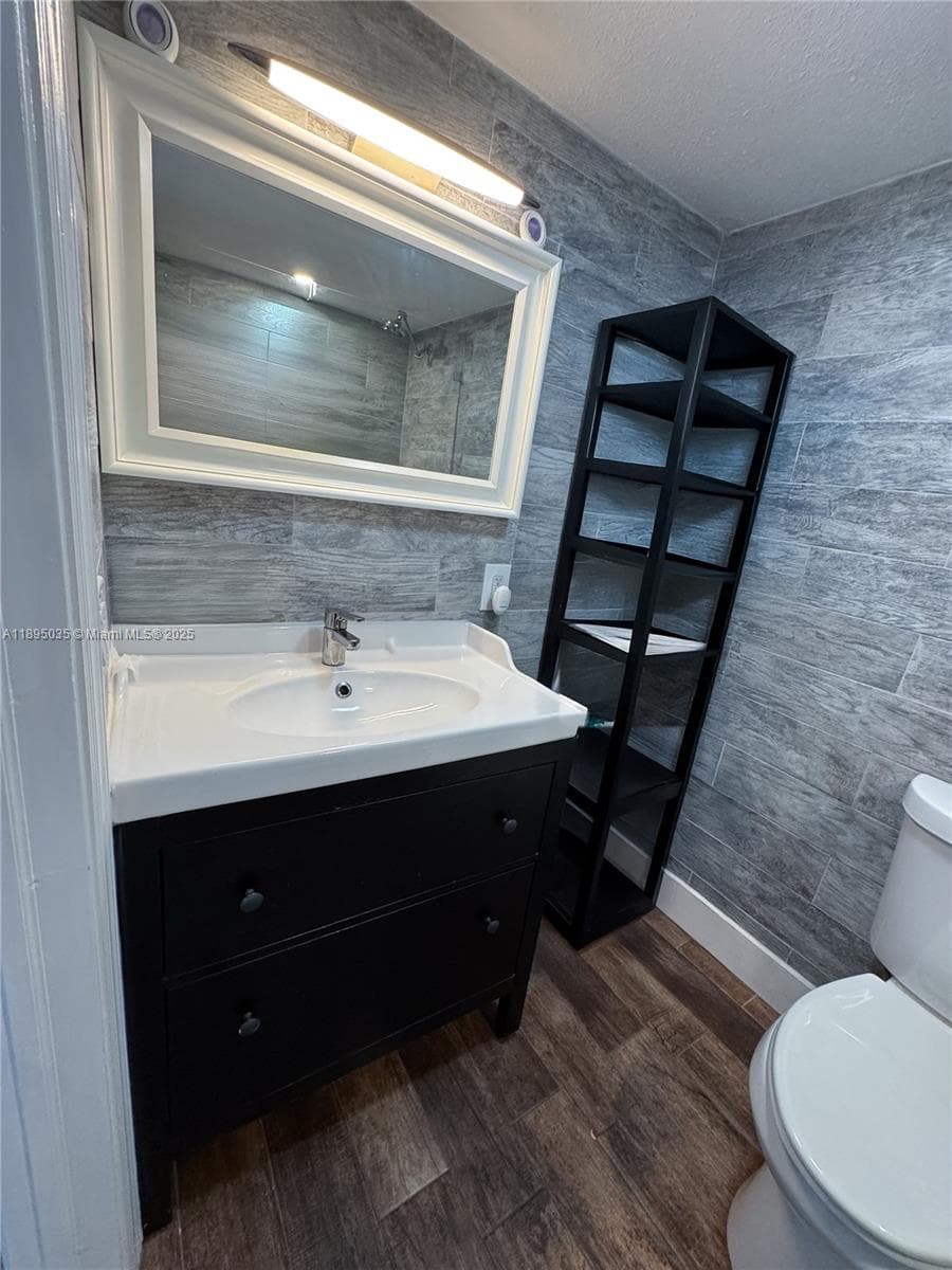 DICKENS GARDENS CONDO · #403 in Miami Beach - Photo 10