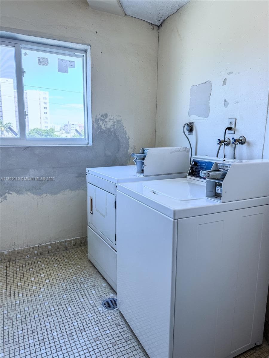 DICKENS GARDENS CONDO · #403 in Miami Beach - Photo 14