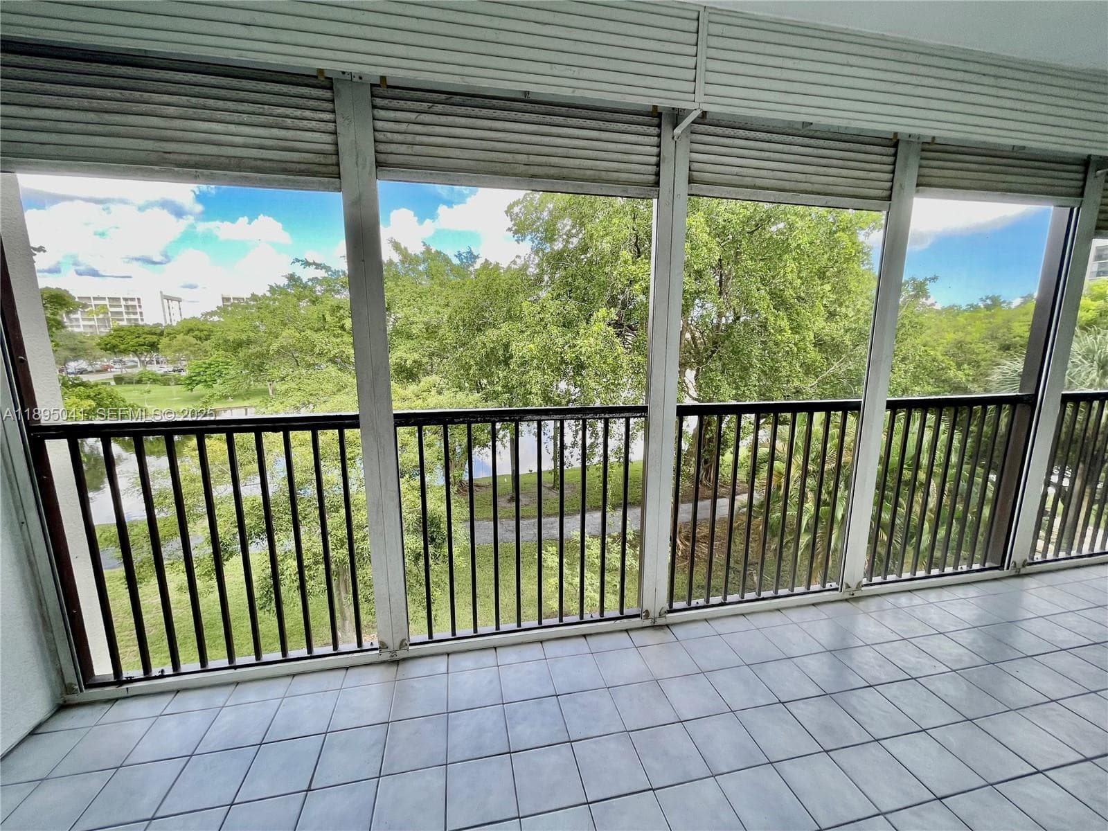 CYPRESS BEND CONDOMINIUM · #407 in Pompano Beach - Photo 16