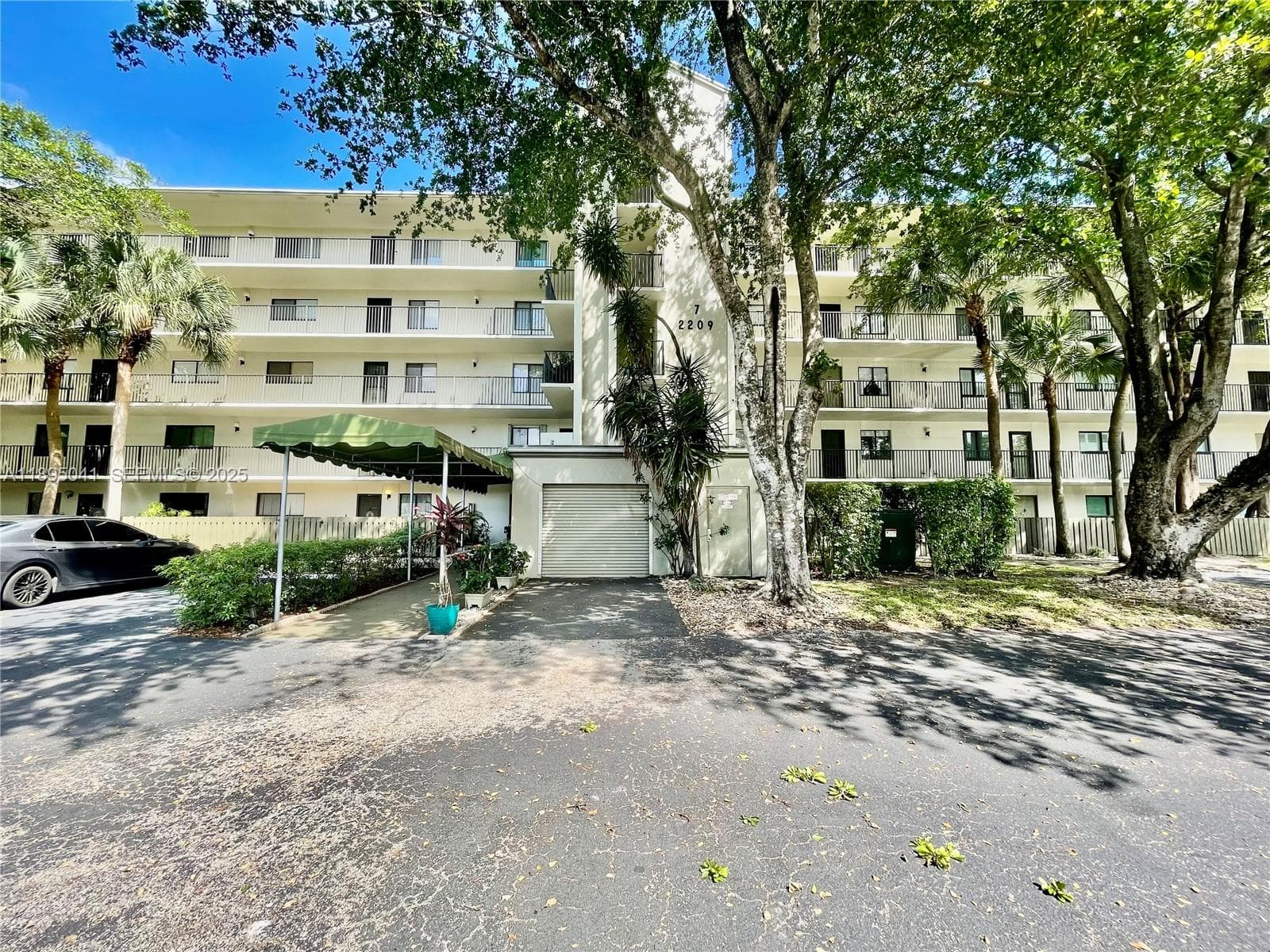 CYPRESS BEND CONDOMINIUM · #407 in Pompano Beach - Photo 1