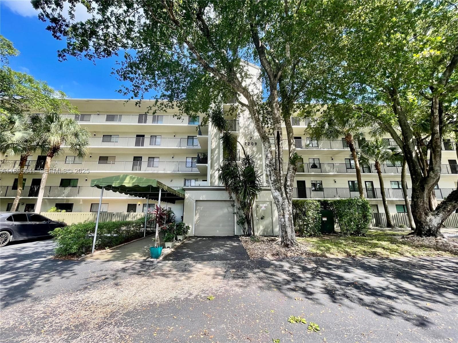 CYPRESS BEND CONDOMINIUM · #407 in Pompano Beach - Photo 31